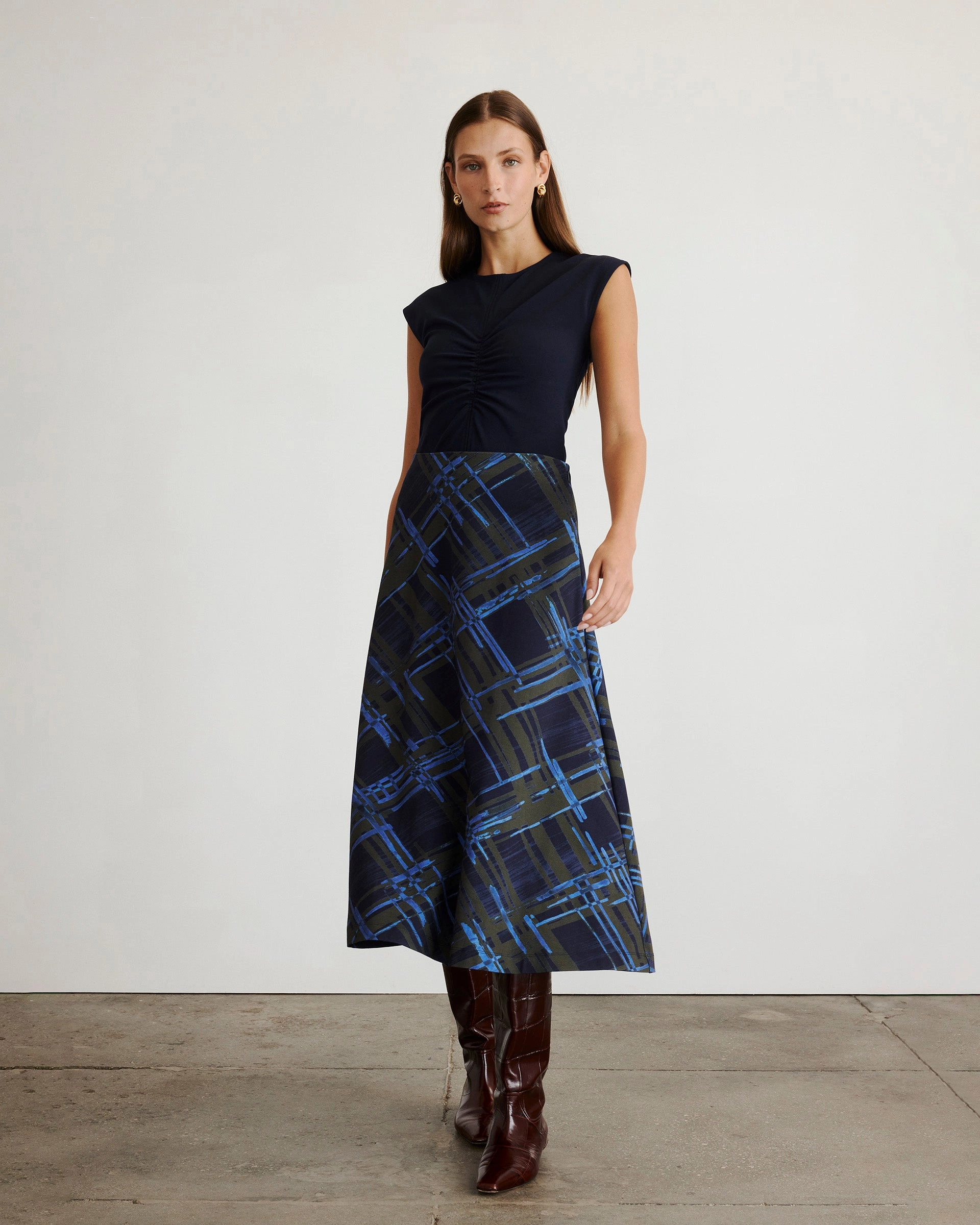 Thea Skirt Minimalist Fit Breathable back panel