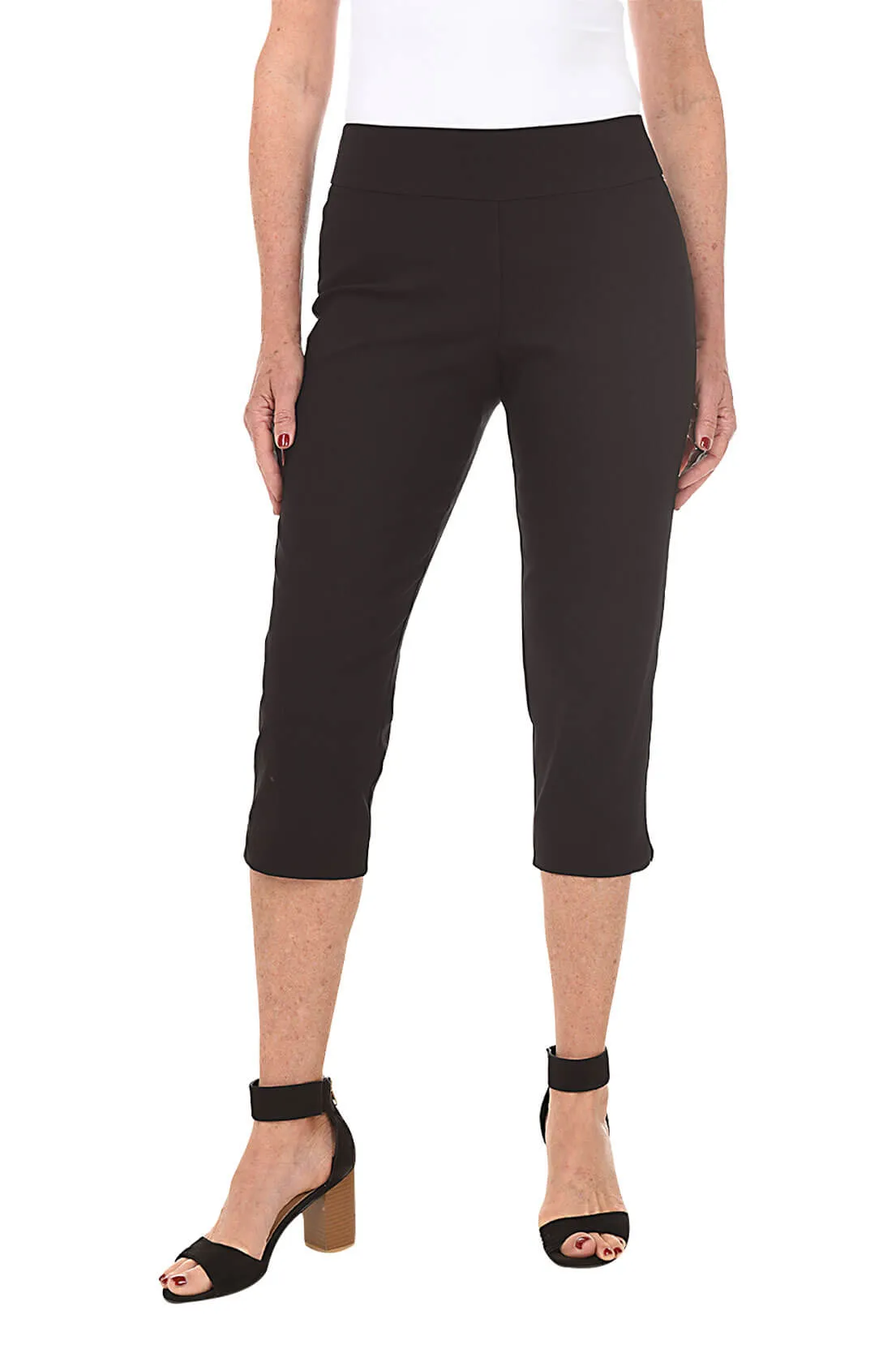 Performance Comfort Day Adventure Solid Pull-On Capri Pants