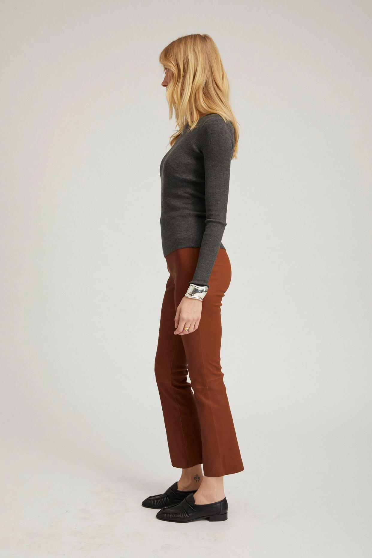 Acorn Leather Ankle Flare Non See Beginner Level