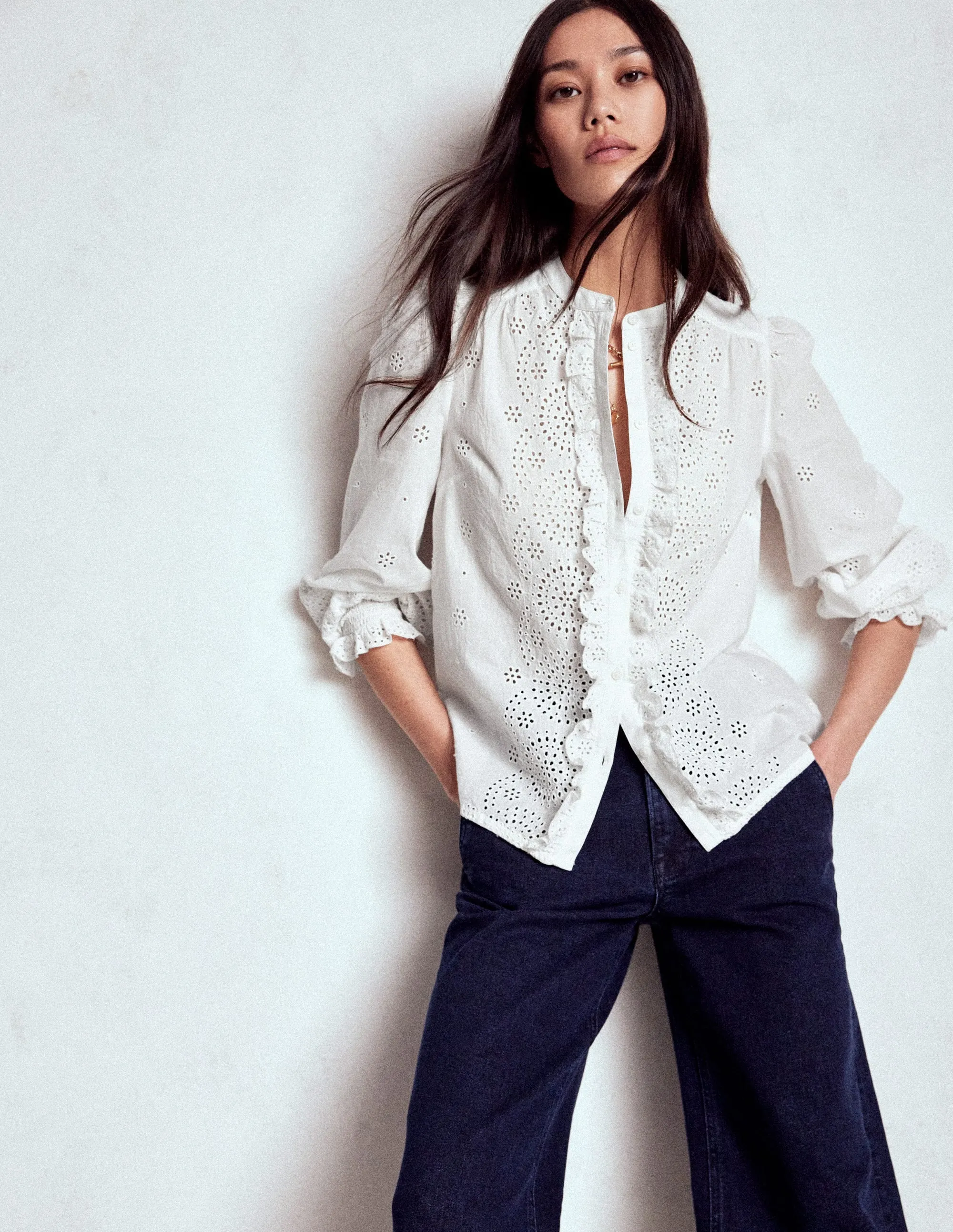 Alice Broderie Top-White FrictionReducing