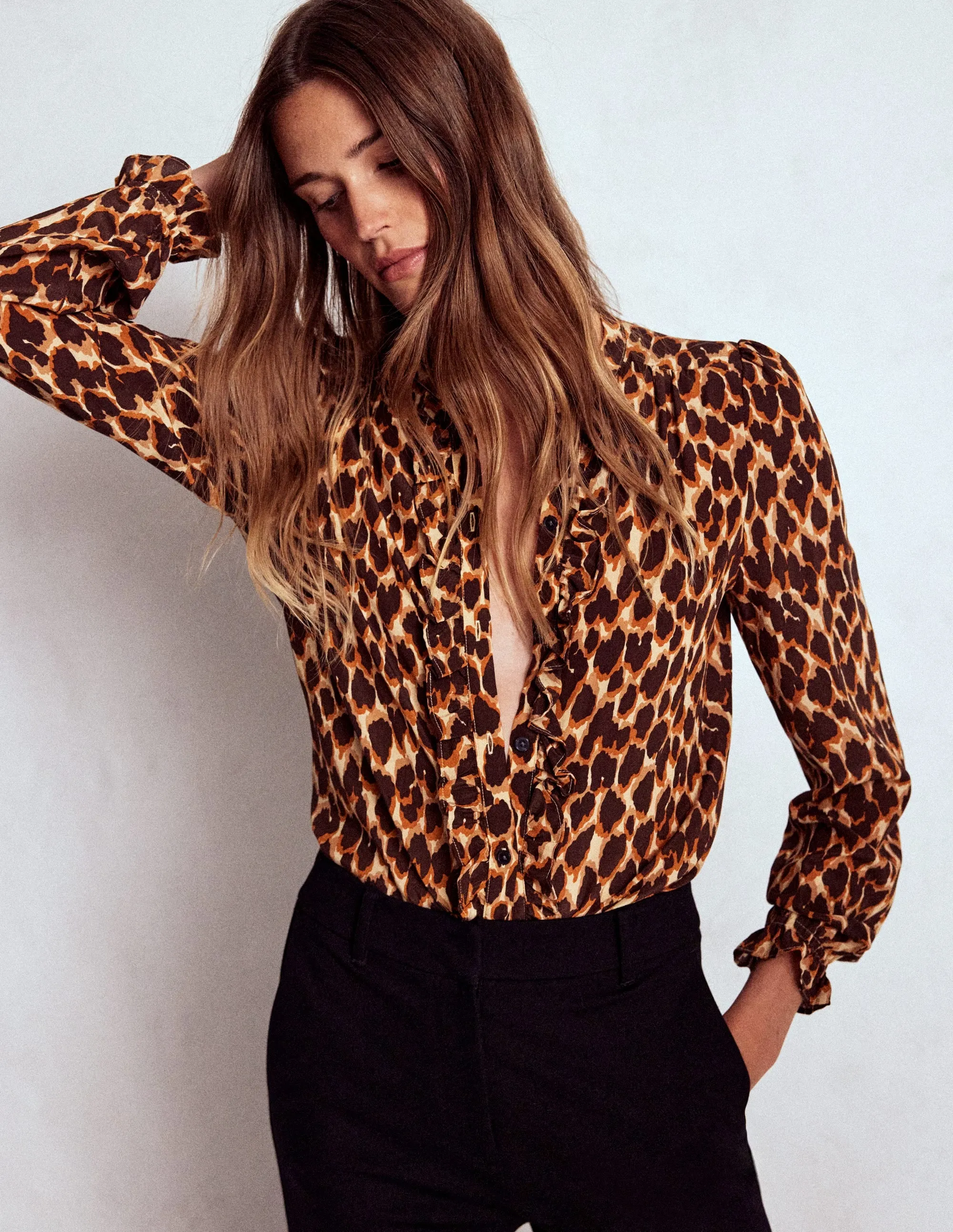 ConvertibleCollar Cozy Wear Alice Frill Front Silk Top-Leopard Spots