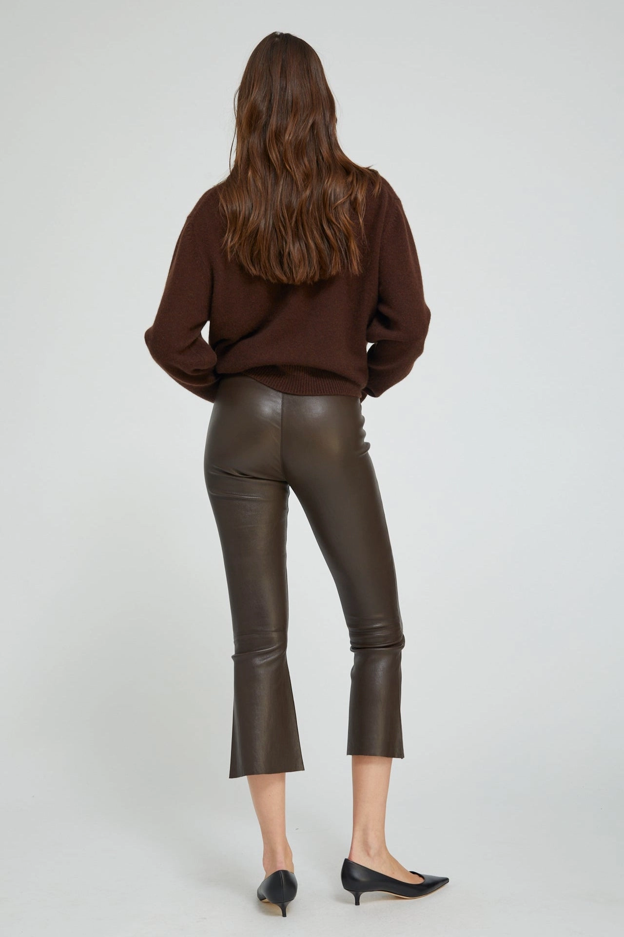 Stretch Comfort Eco Shopper Yoga Class Americano Leather Crop Flare