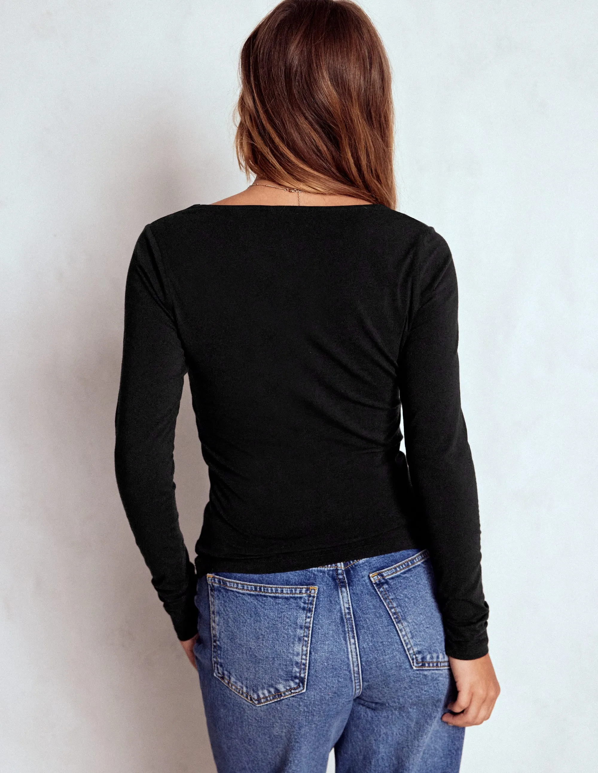 Double Layer Scoop Long Sleeve-Black Chic Look