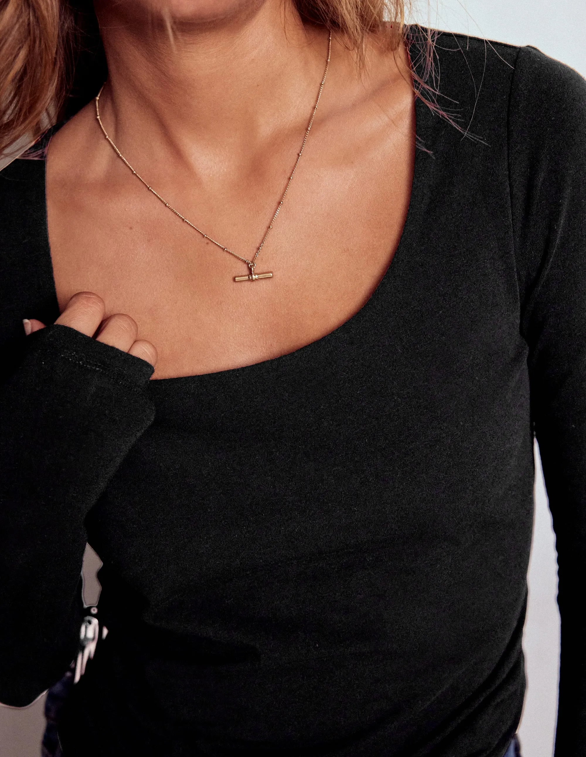 Reinforced Seams Flexible Design Double Layer Scoop Long Sleeve-Black