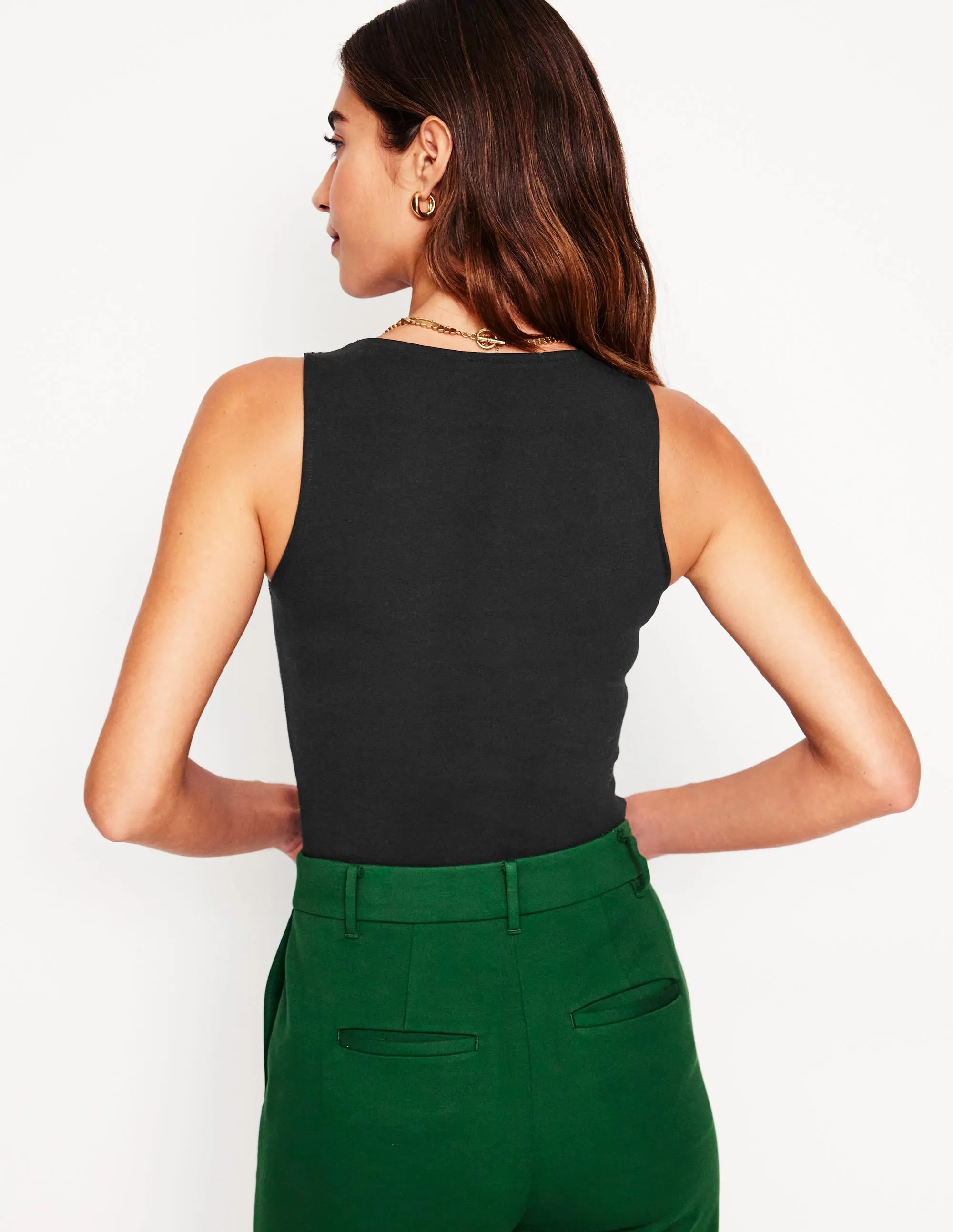 LowMaintenanceMaterial Layered Hemline Double Layer Scoop Neck Vest-Black