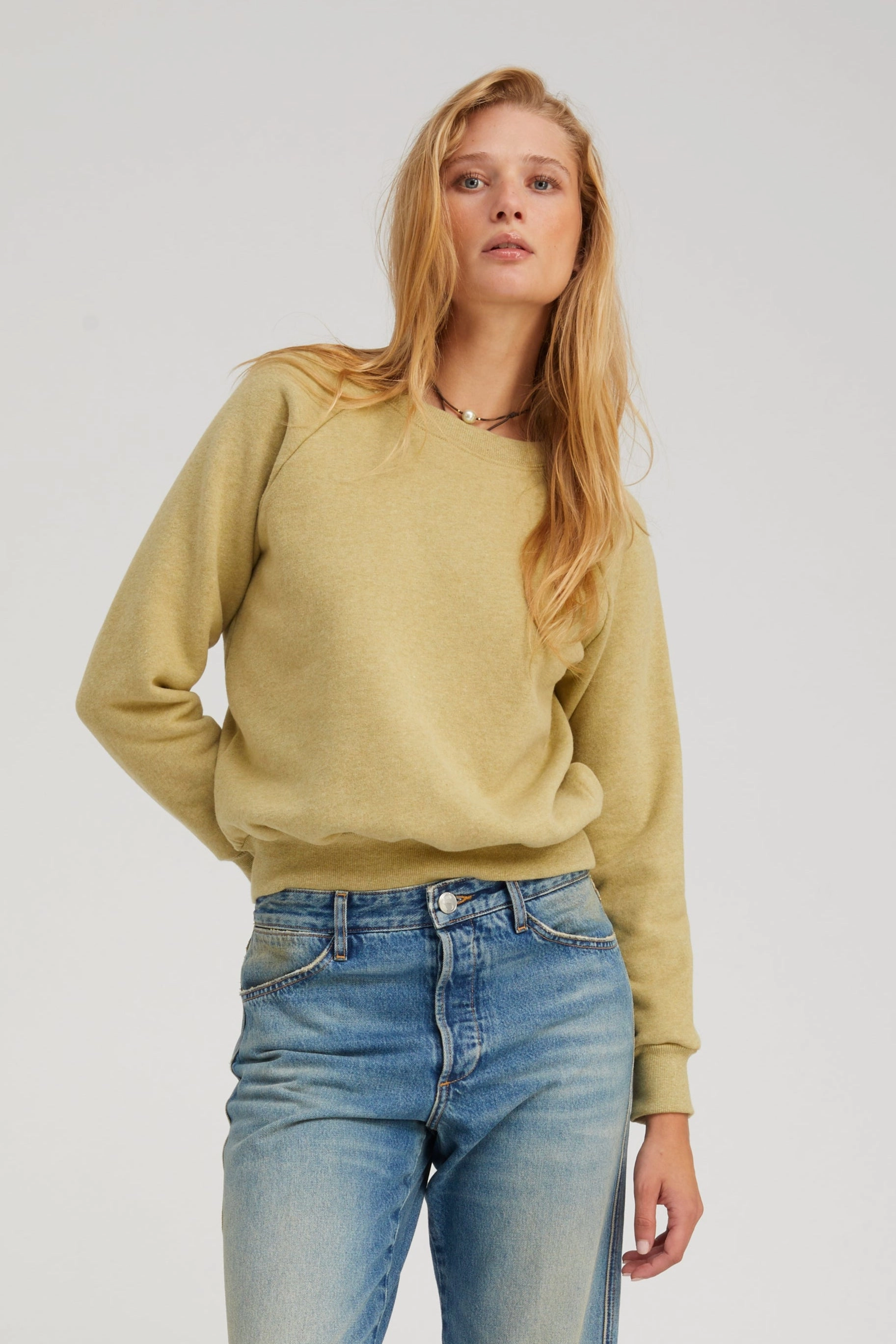 QuickRelease Closure Minimalist Collar Pistachio Melange Shrunken Raglan Sweatshirt
