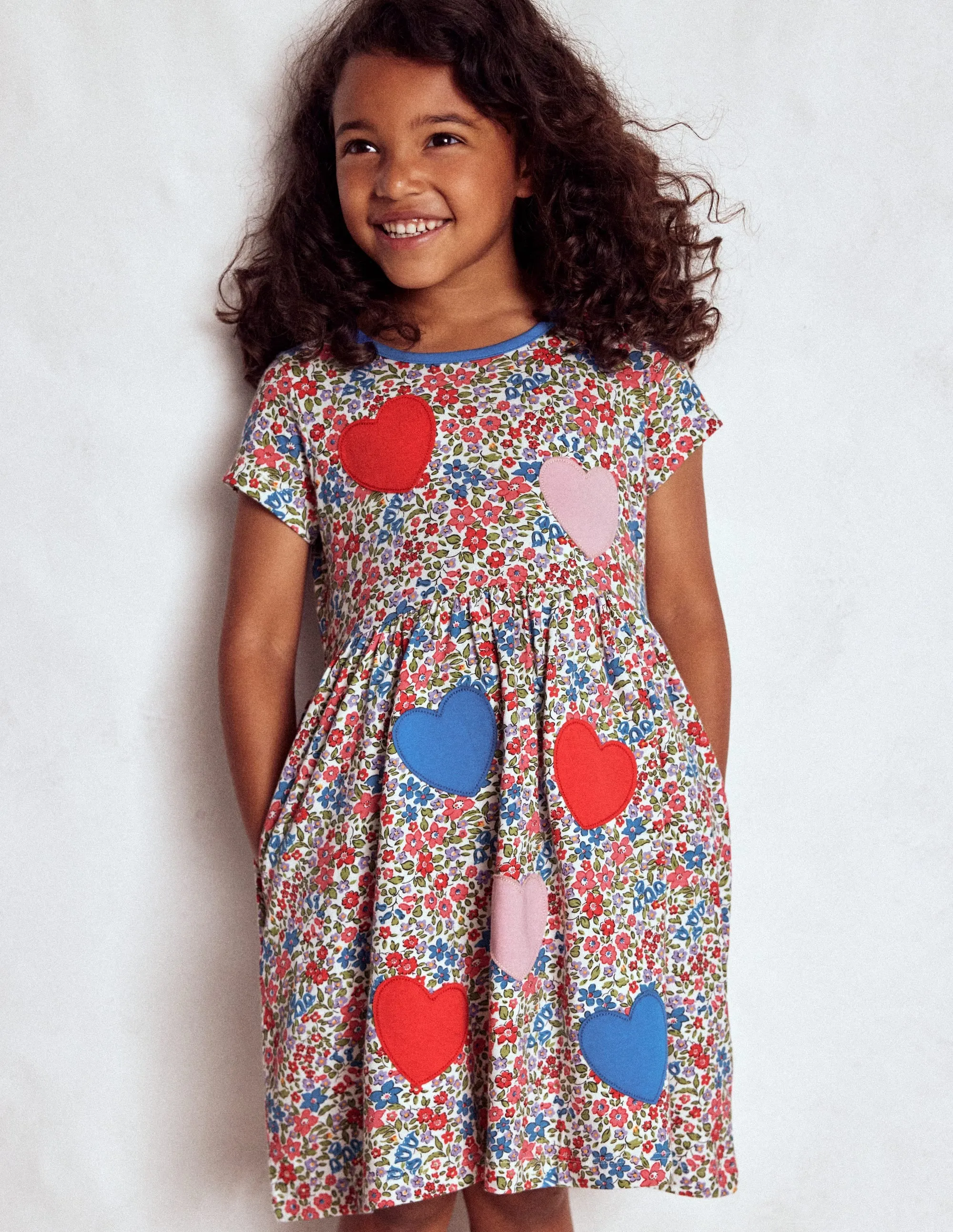 Gathered-Detail Bold Cut Appliqu  T-shirt Dress-Rose Pink Flowerbed Hearts