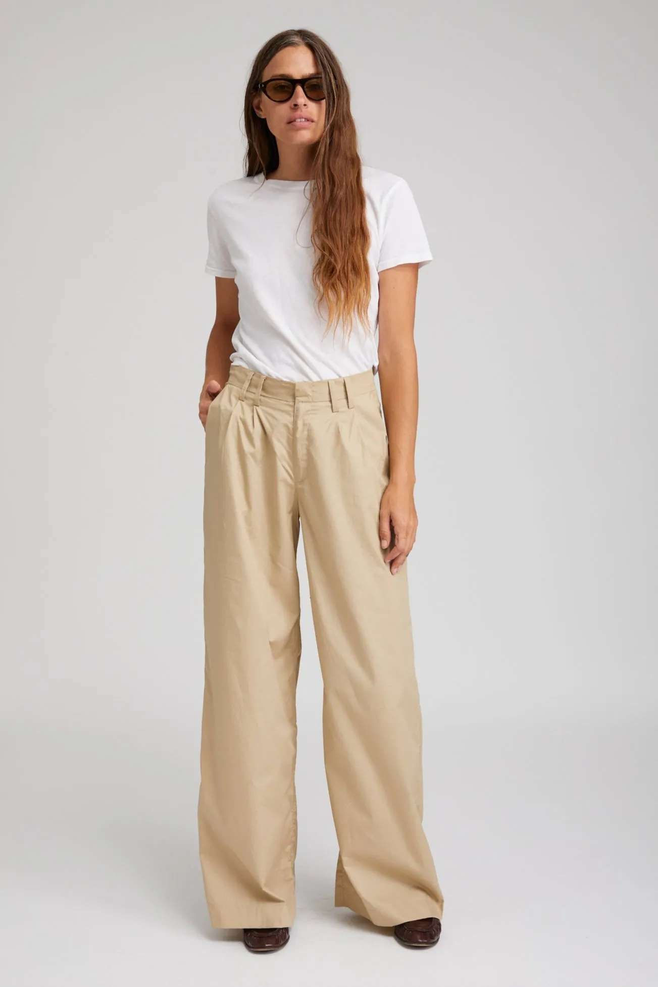 Core Fit Design Beige Cotton Poplin Pleated Trousers