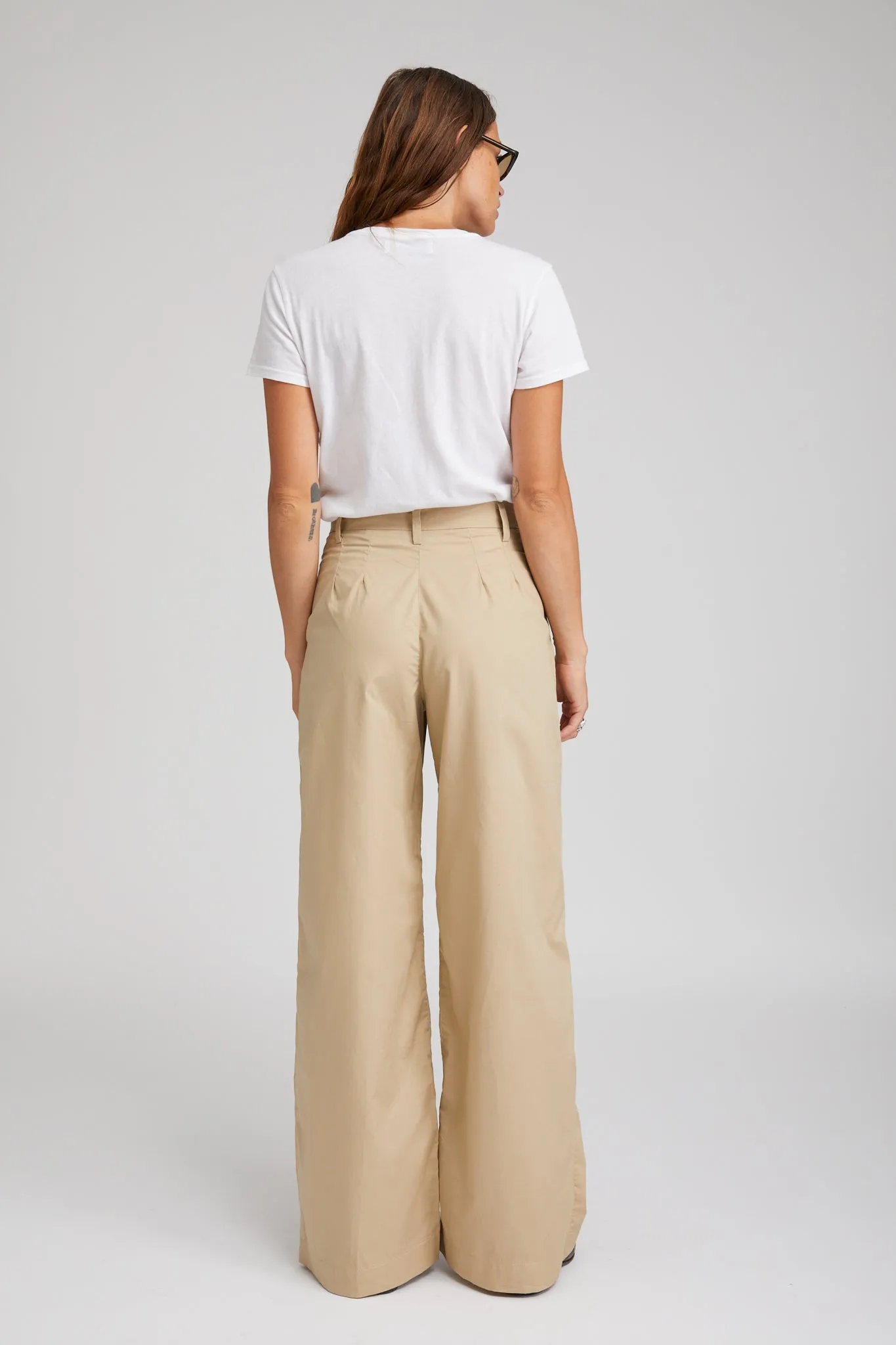 Beige Cotton Poplin Pleated Trousers QuickReleaseBuckle
