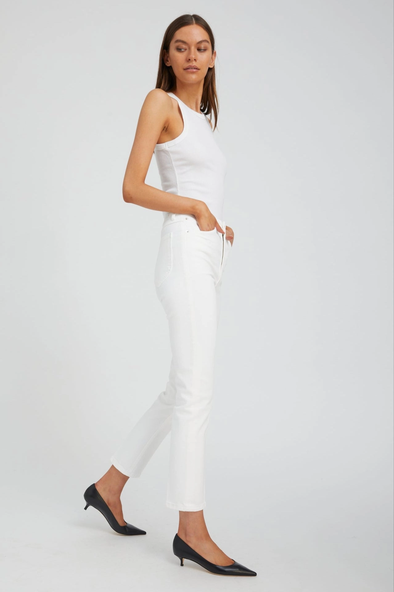 Fashion-Forward Tagless Design Billie Skinny Straight Leg Denim