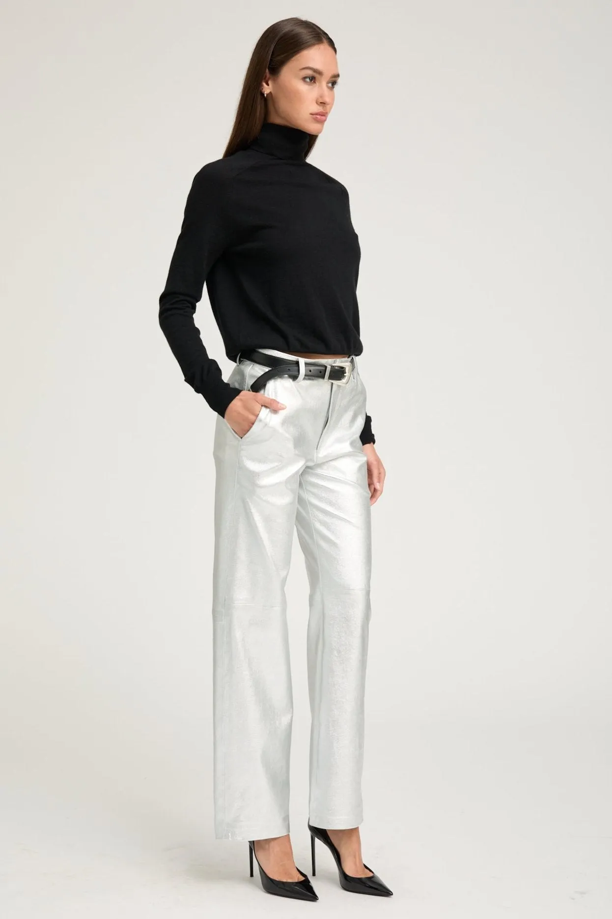 Breathable Linen Blend Black Cashmere Turtleneck Sweater