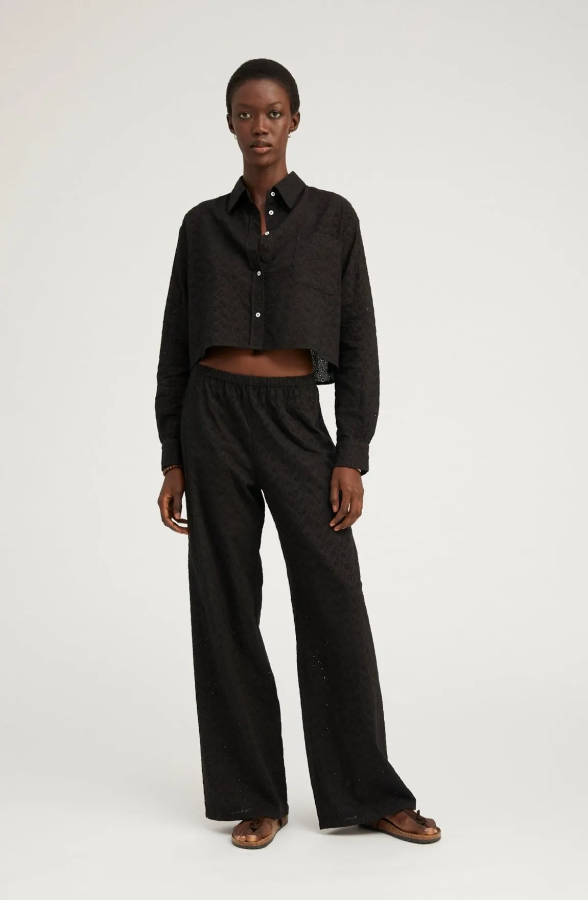 UltravioletProtectionFabric Black Eyelet Cropped Button Down