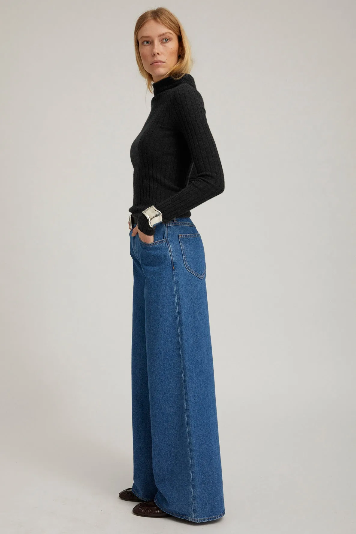 Tencel Lyocell Fiber Drop Shoulder Silhouette Black Heavy Cashmere Mock Neck