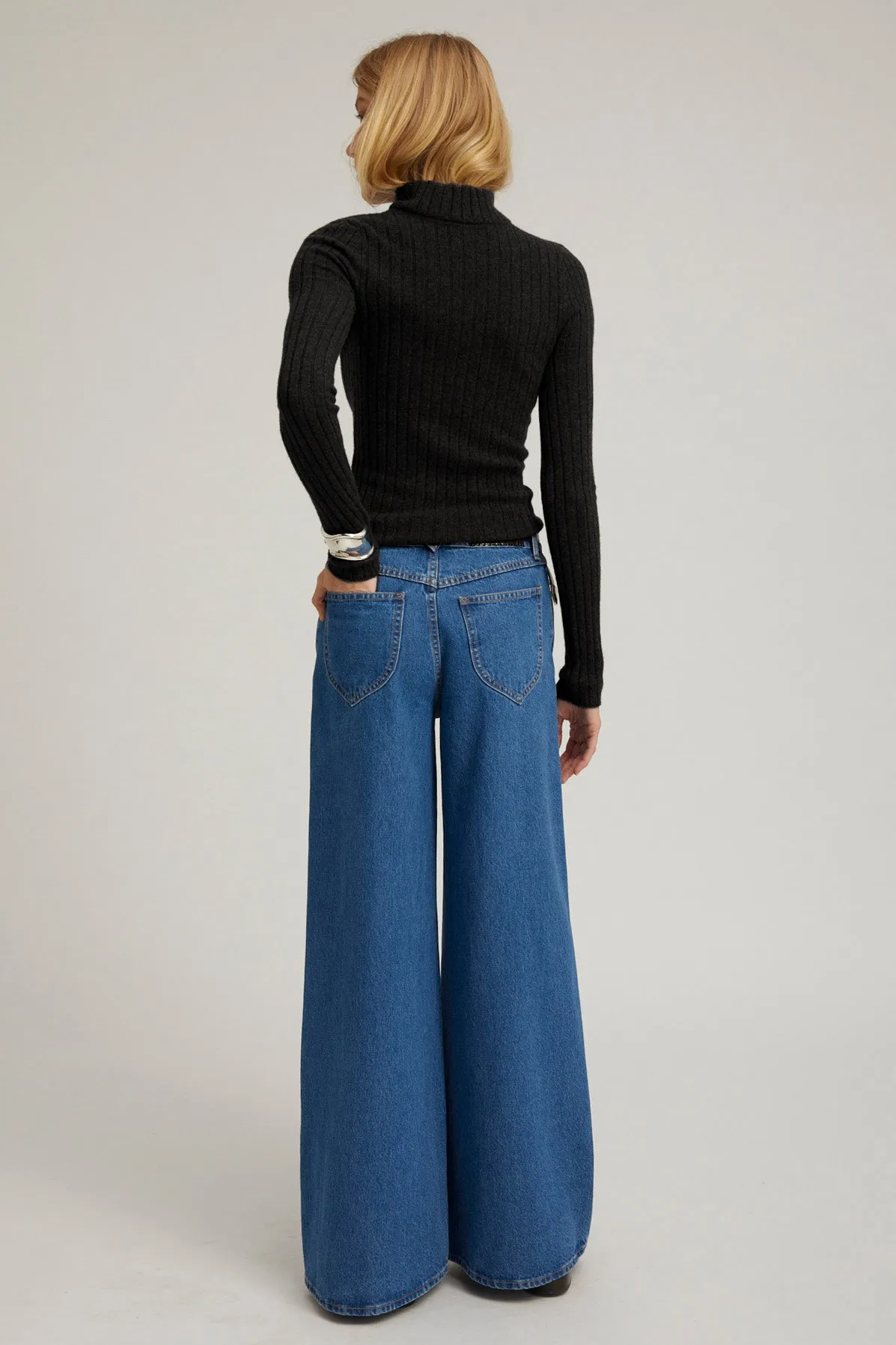 OdorControl Black Heavy Cashmere Mock Neck