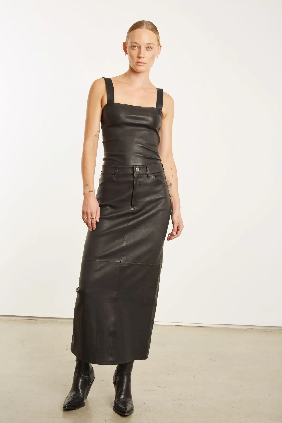 Neutral palette Black Leather 5 Pocket Long Skirt