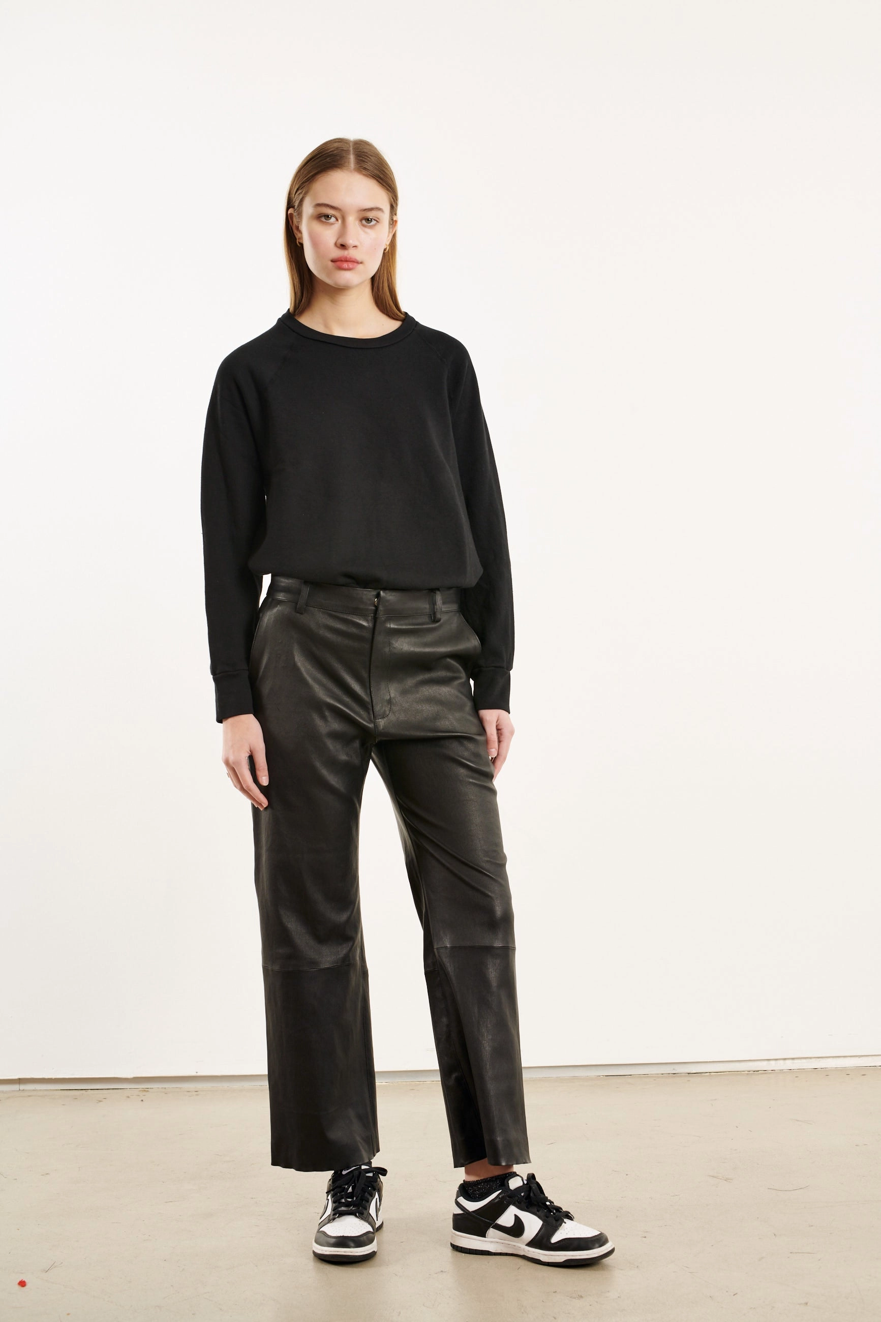 Curved Hem Design Black Raglan Sweater