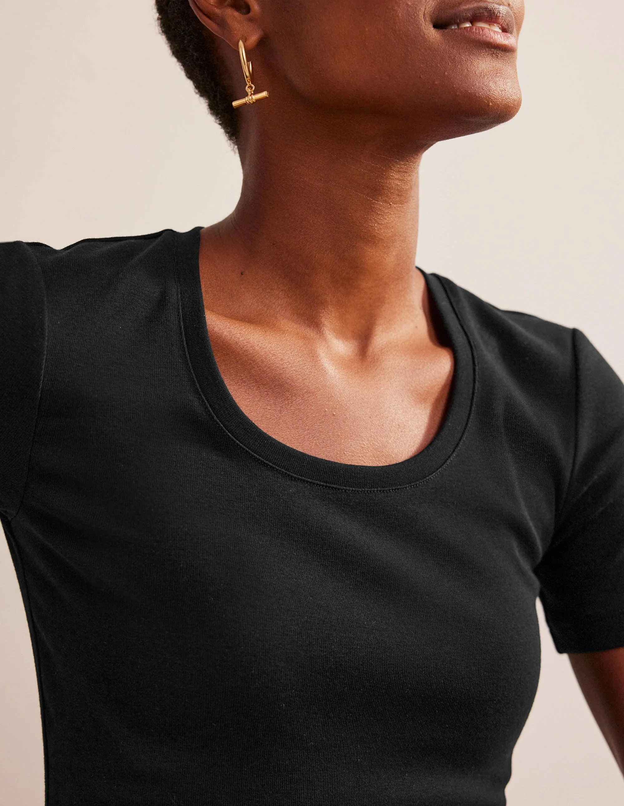 Reflective Accent Stripes Essential Jersey T-Shirt-Black