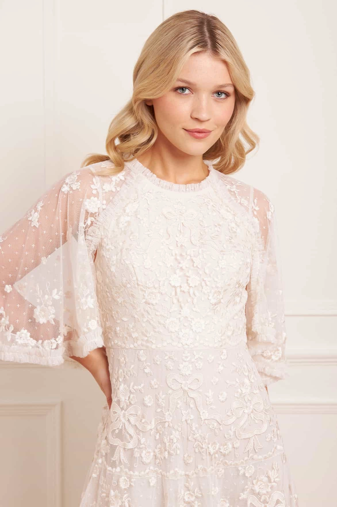 Bonnie Bow Gown Lounge Texture