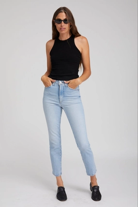 Reinforced Shoulder Panels Franoise Cropped Slim Straight Leg Denim