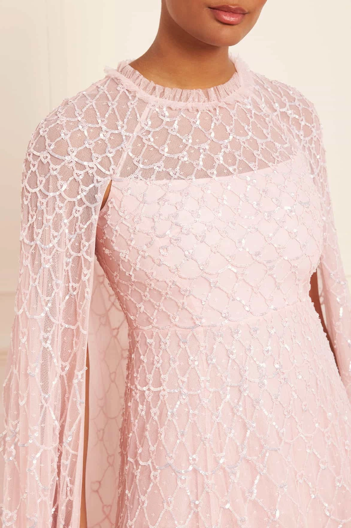 Smooth Detail Heart Lattice Ankle Gown