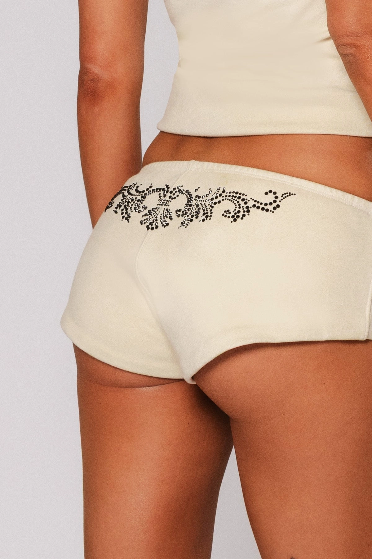 BUCKLE BUNNY SHORT / OFF-WHITE Adjustable Fit