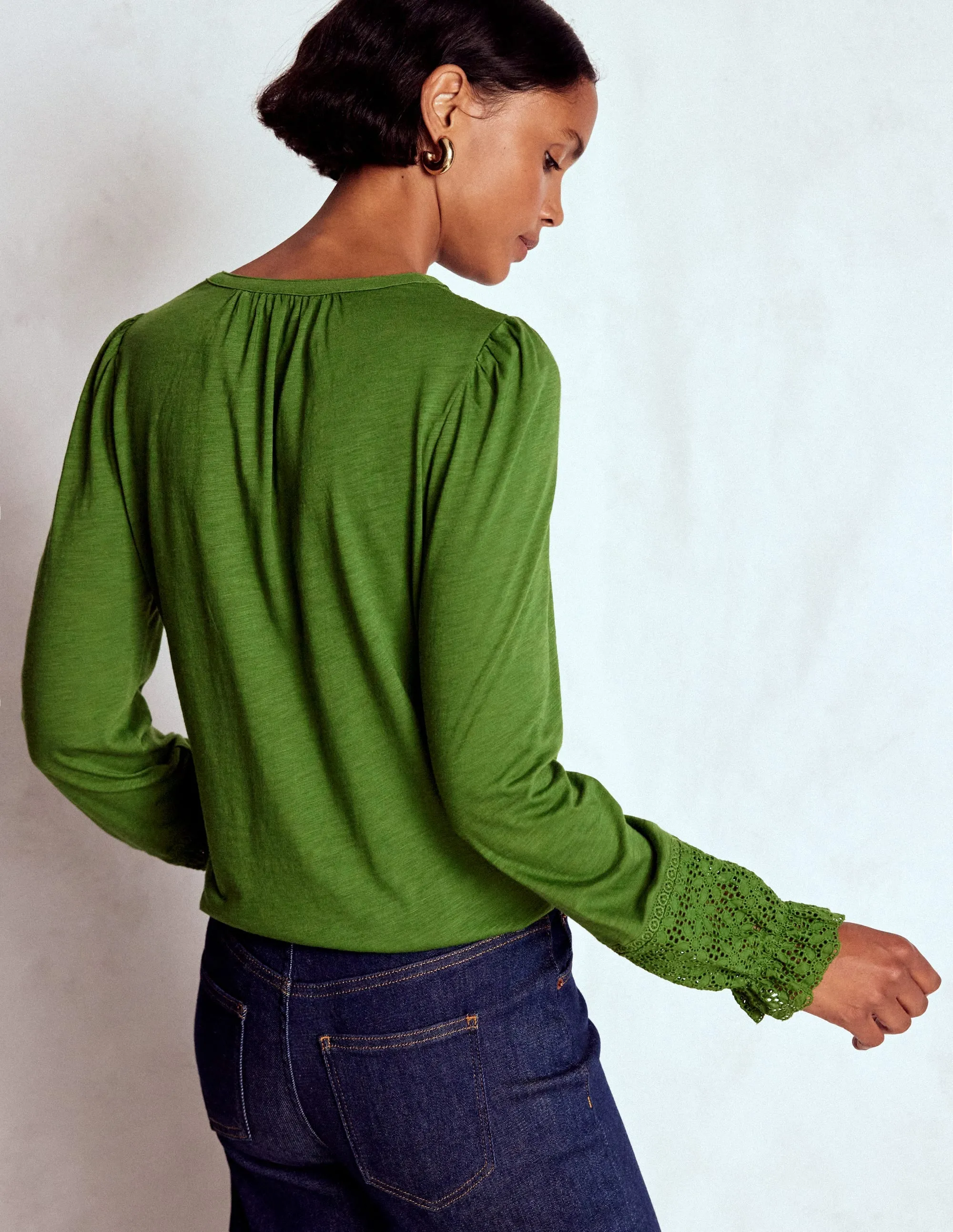 Pippa Broderie Jersey Shirt-Promenade Green SeamlessDesign RecycledBlend