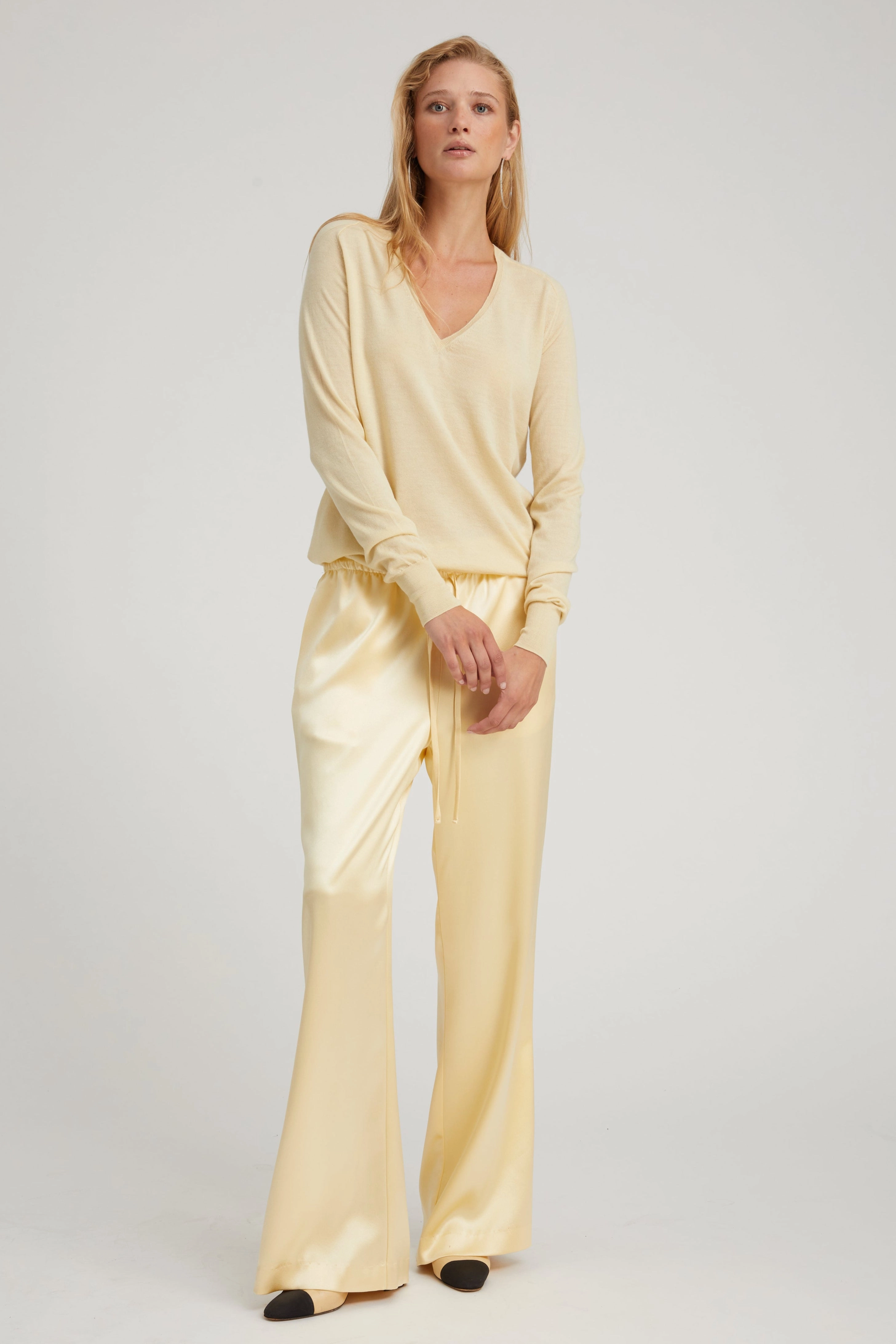 Butter Cashmere V-Neck Sweater LayeringFriendly Weight Professional Wear