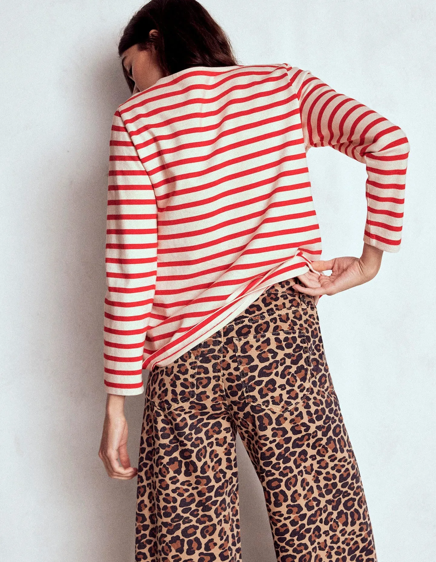 Button Mariner Breton-Ivory and Brilliant Red MoistureWicking Technology DropShoulder