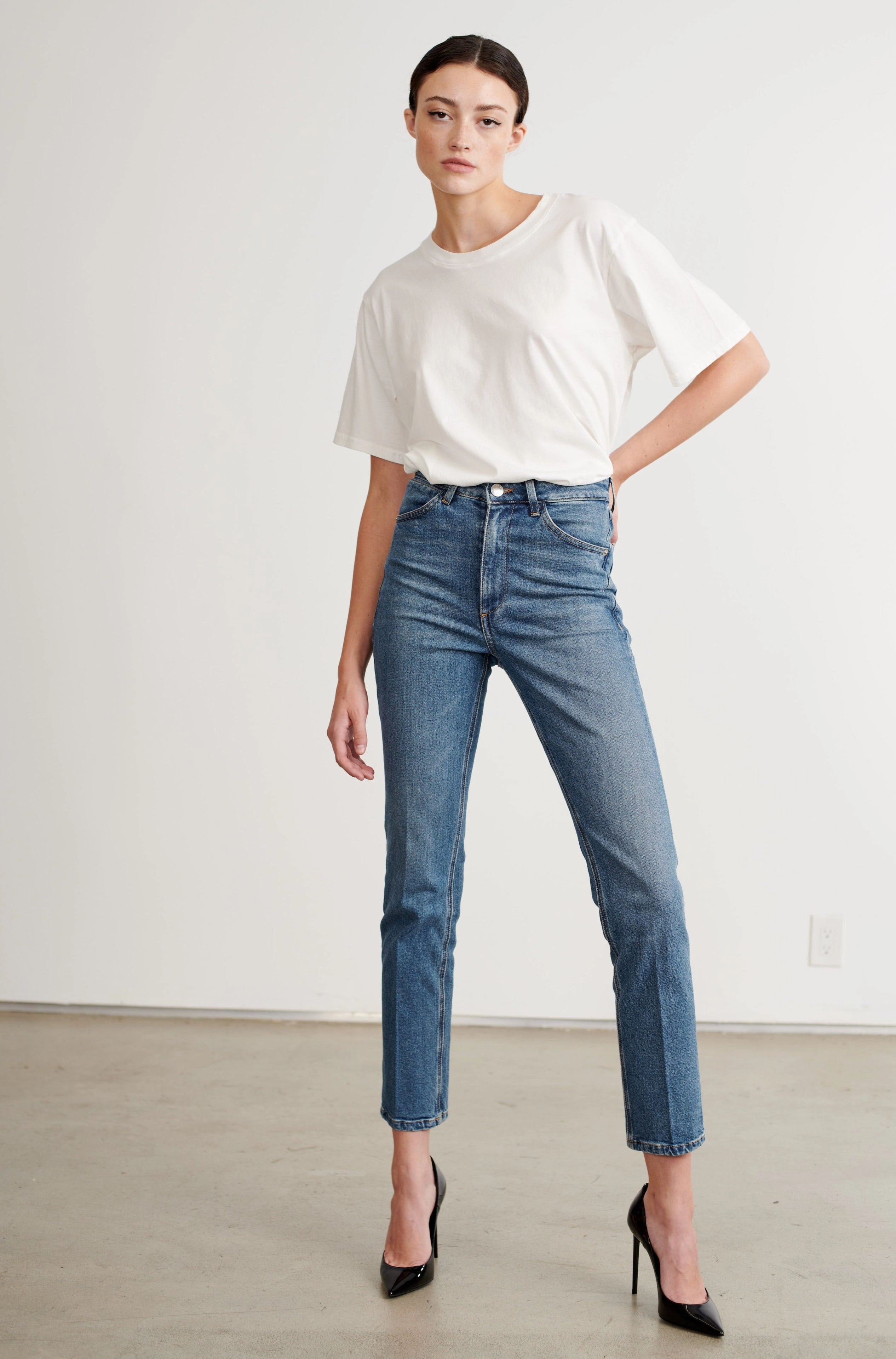 MinimalistStyle Eco Friendly Dye Process Charlotte Skinny Straight Leg Denim
