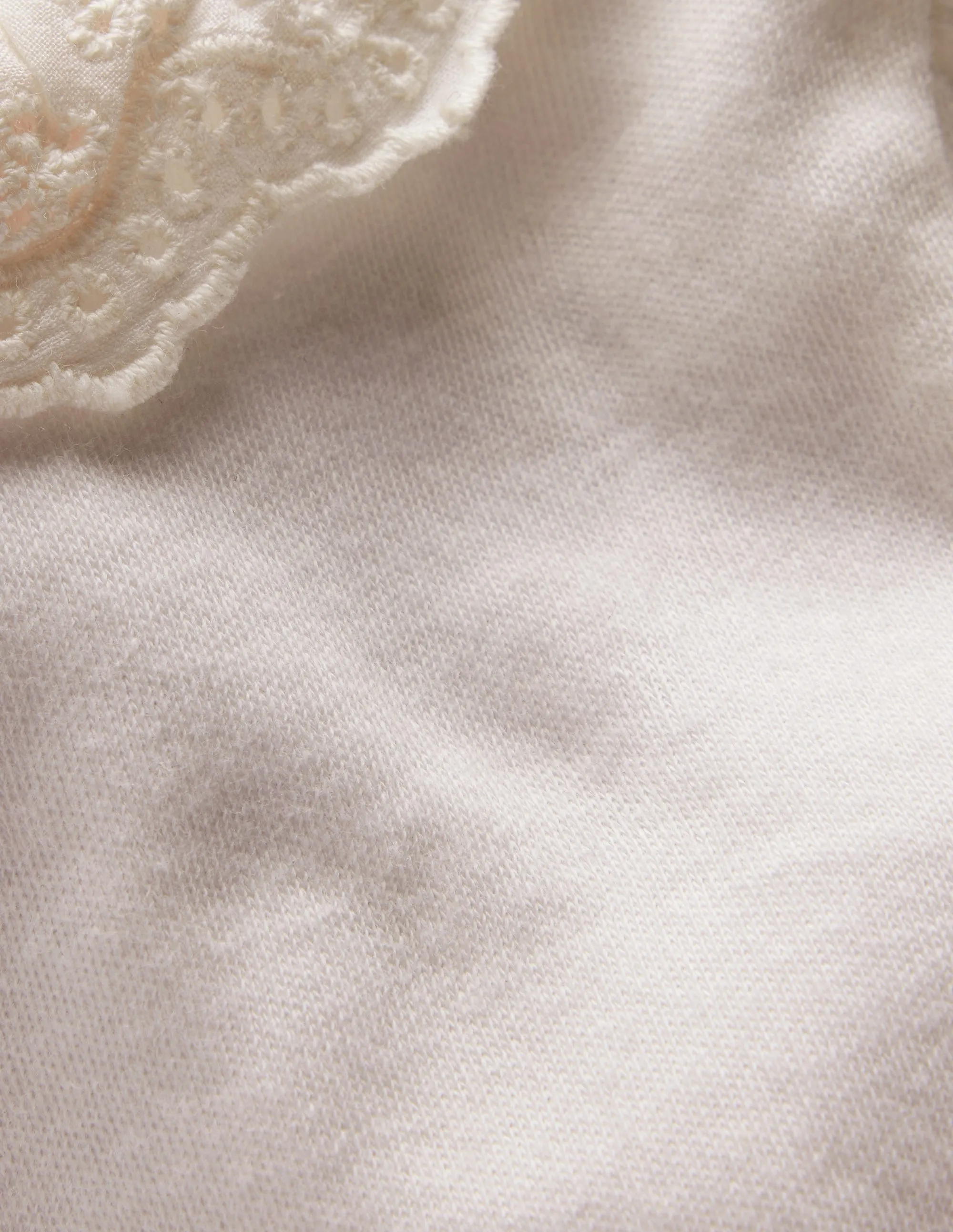 Collared Body-Ivory Soft Material Lightweight