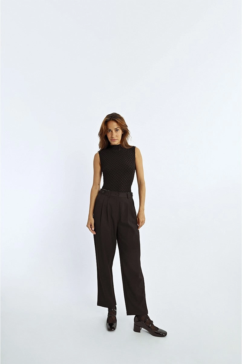 Flexible Activewear Wide Pleated Pants in Black