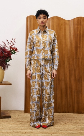 Light Reflective Details Convertible legs Loki Pant in Leo Ocre