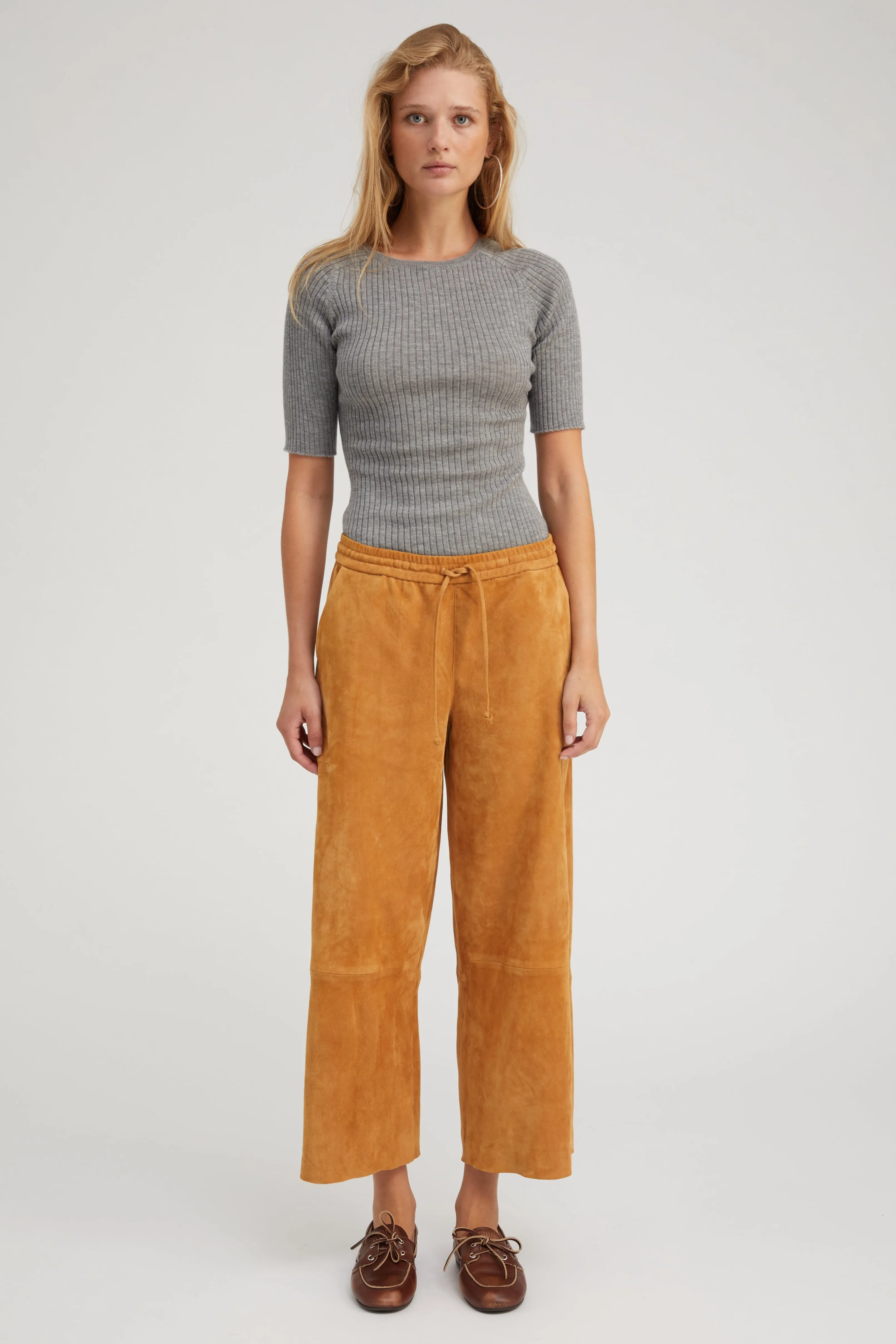 Nutmeg Suede Cropped Baggy Pants Fashionable Fit