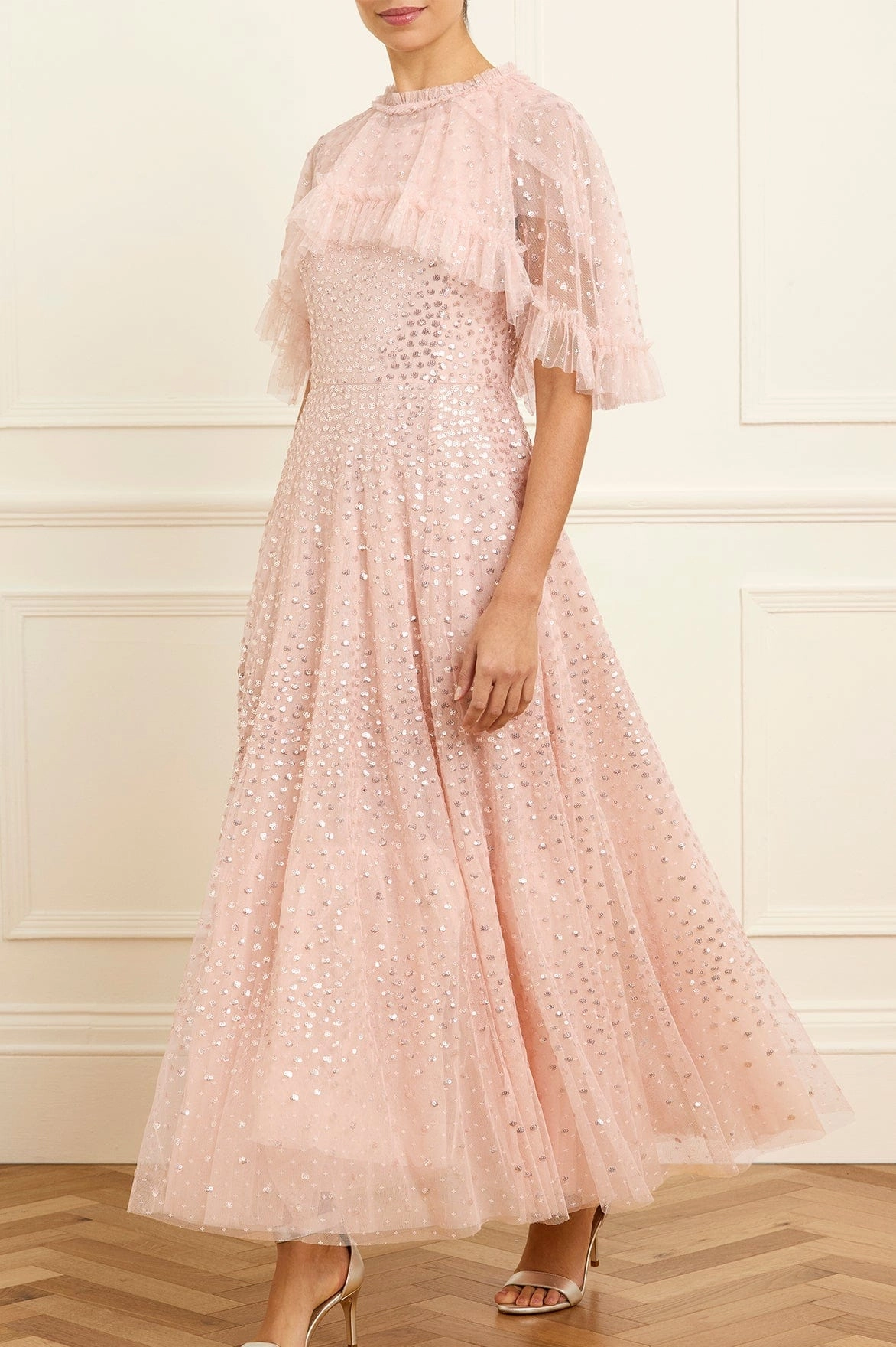 Comfort Layer Wear Scatter Dot Short Cape Ankle Gown