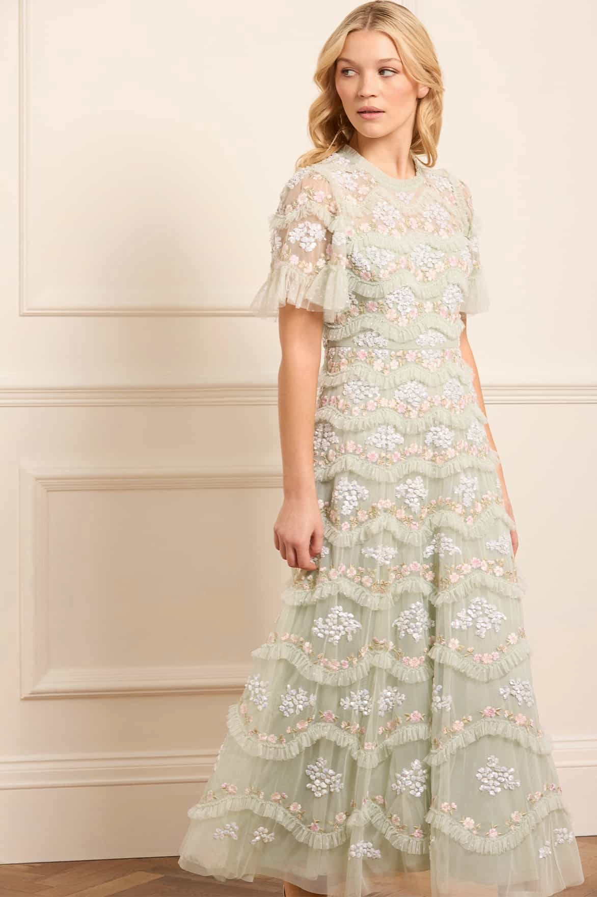 Clean Structure Daisy Wave Ankle Gown