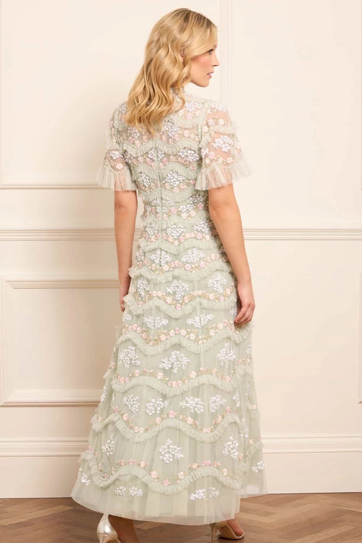 Skin-friendly Daisy Wave Ankle Gown