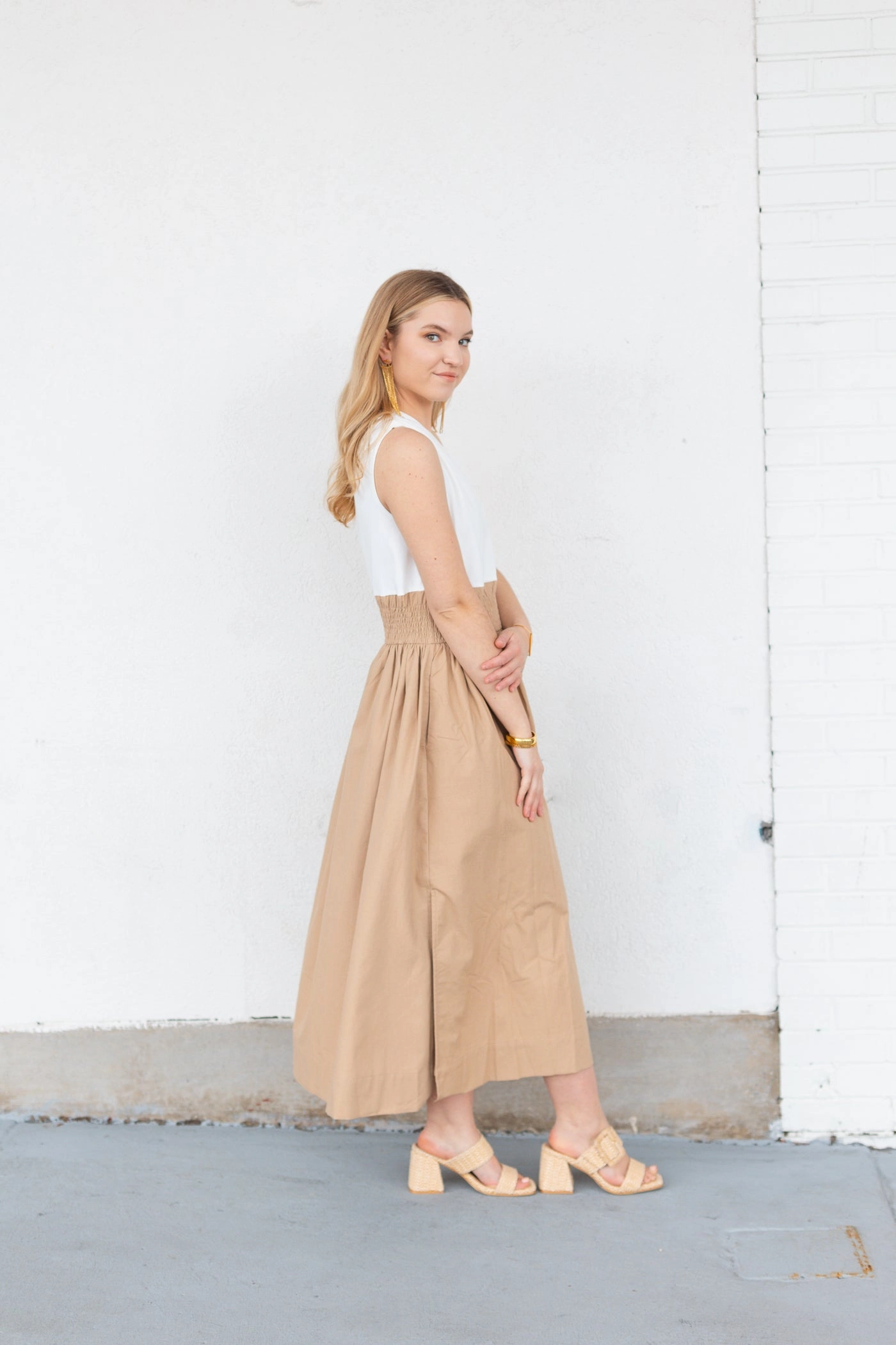 DELLA DRESS Flared shape