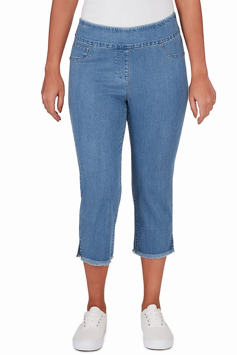 Multi Purpose Breathable Layer Denim Twill Frayed Capri Pant