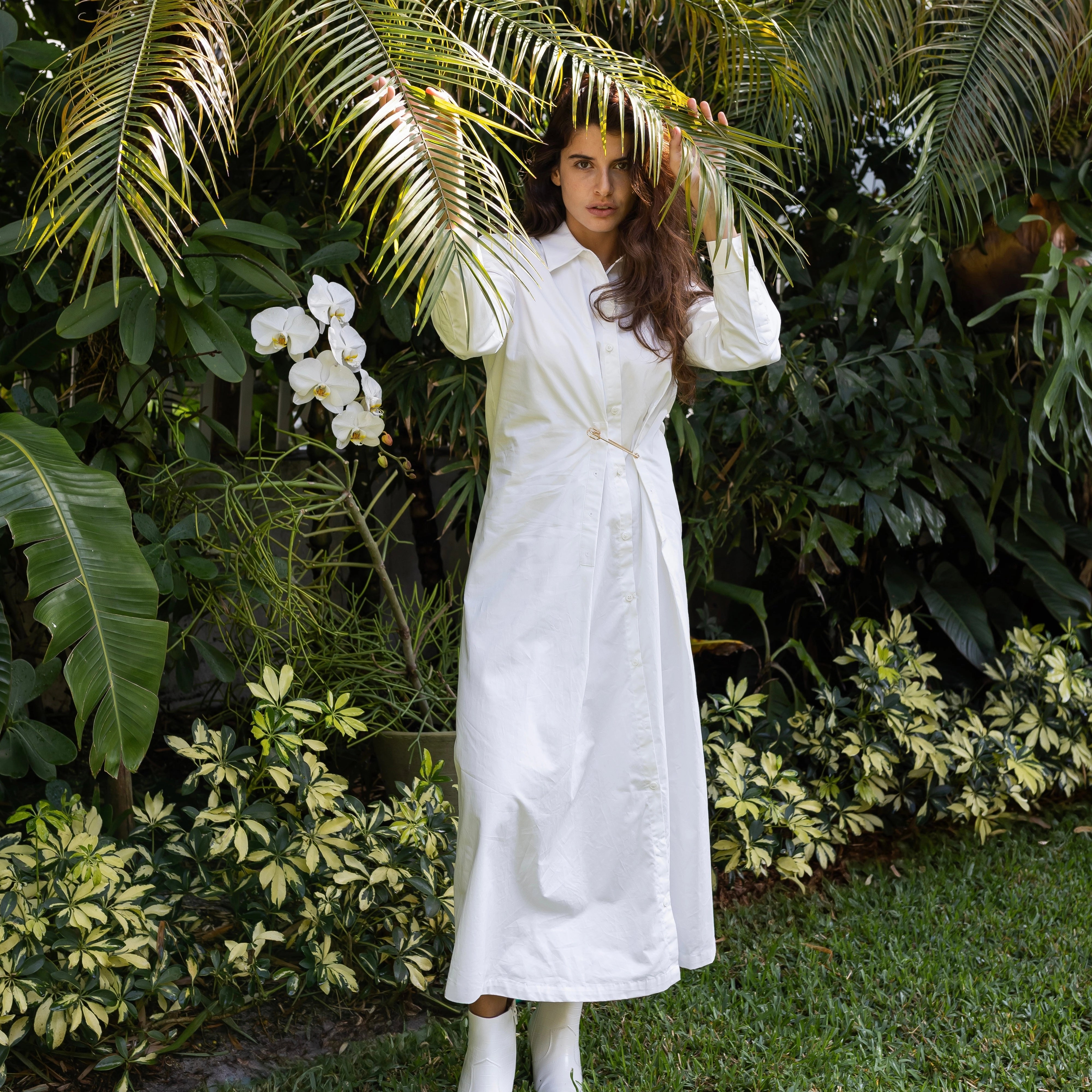 Soft and Smooth Slimming Shape Overlay Pin Dress | White [Final Sale]