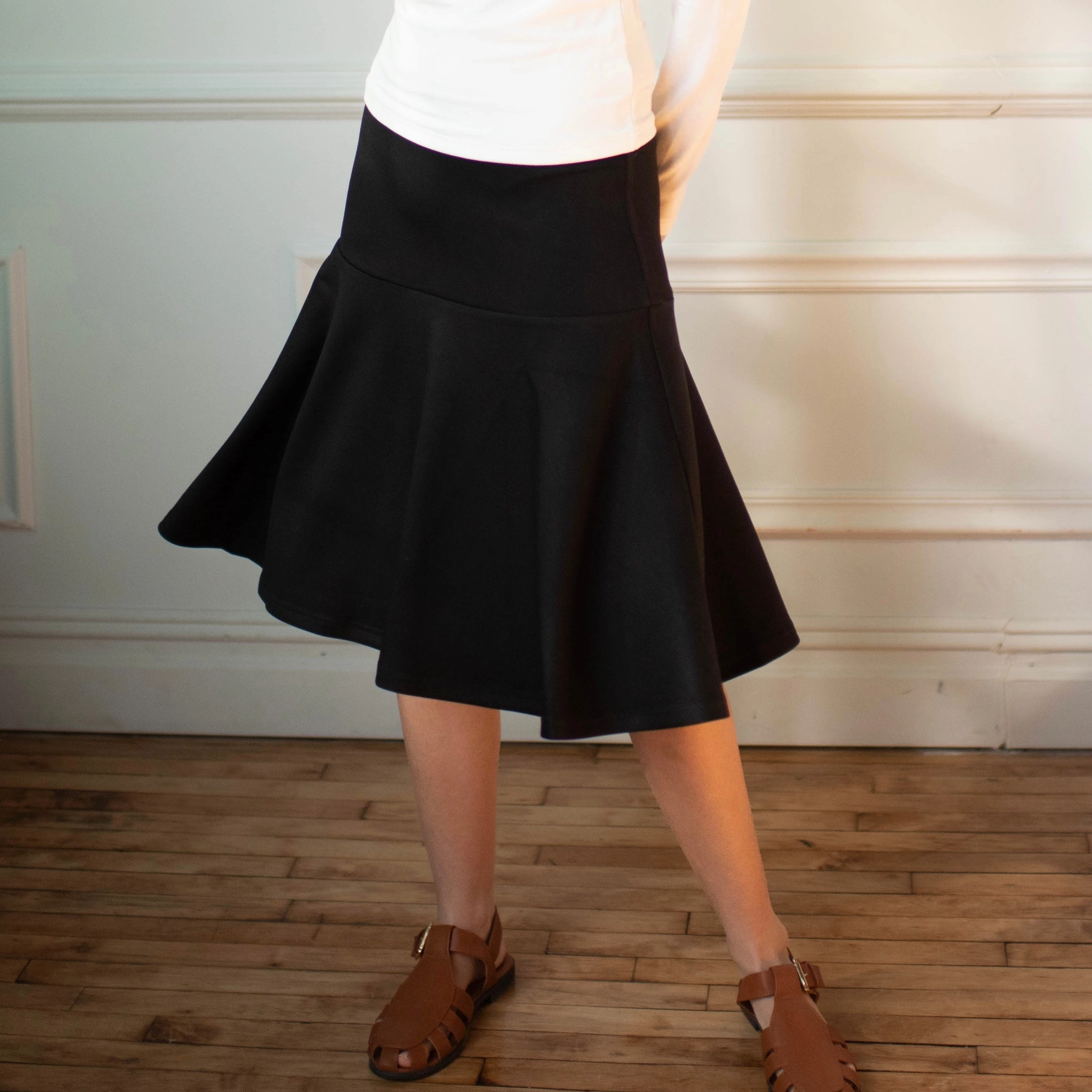 Neat Fit Drop Waist Skirt | Black