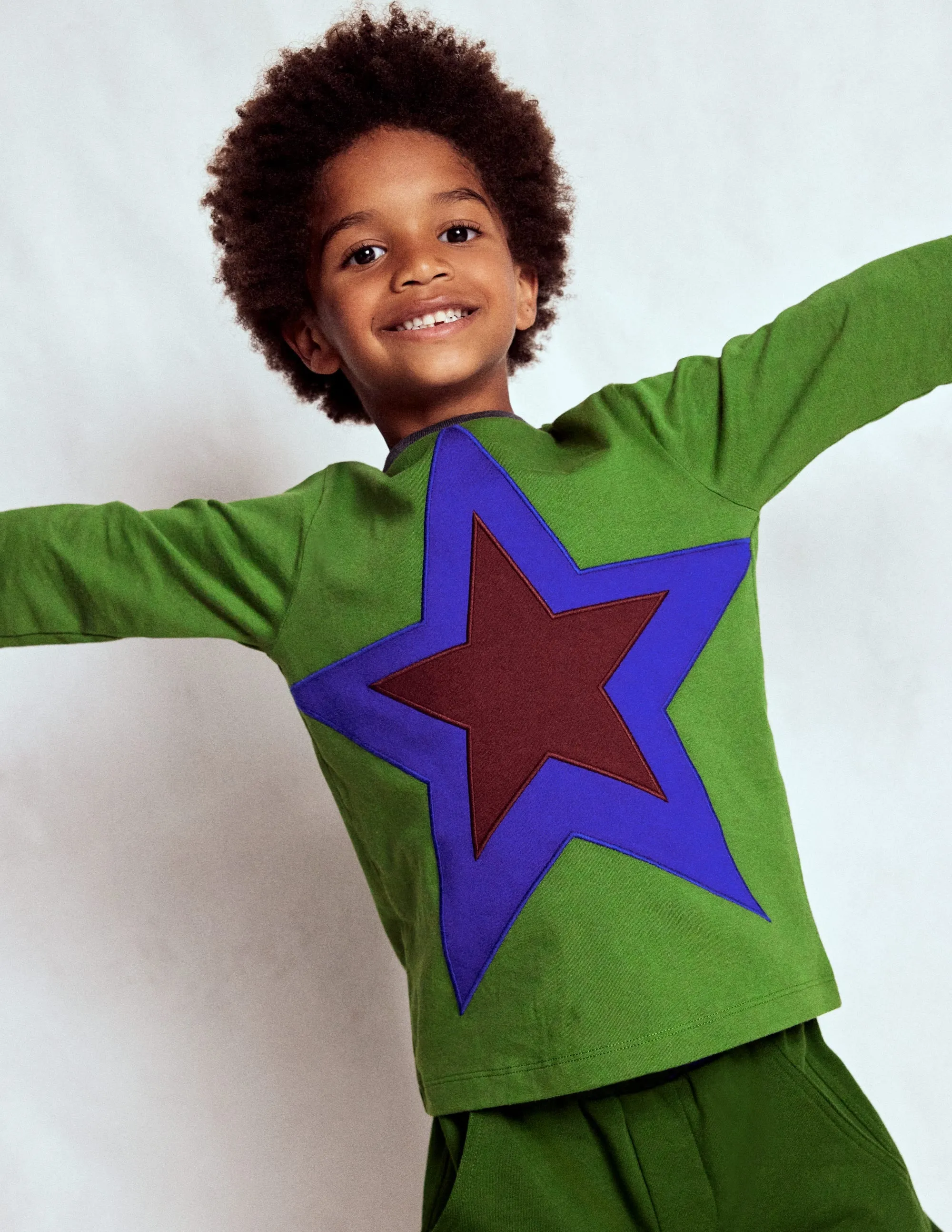 Star Appliqu T-shirt-Broccoli Green Star Eco Friendly Blend