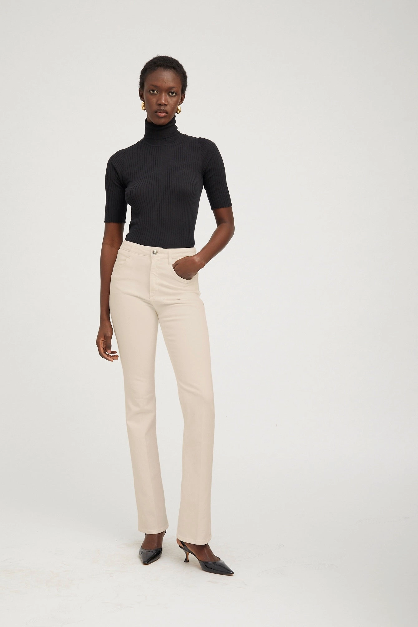 Bold Design Simple Shirt Earhart Off White Micro Flare Denim