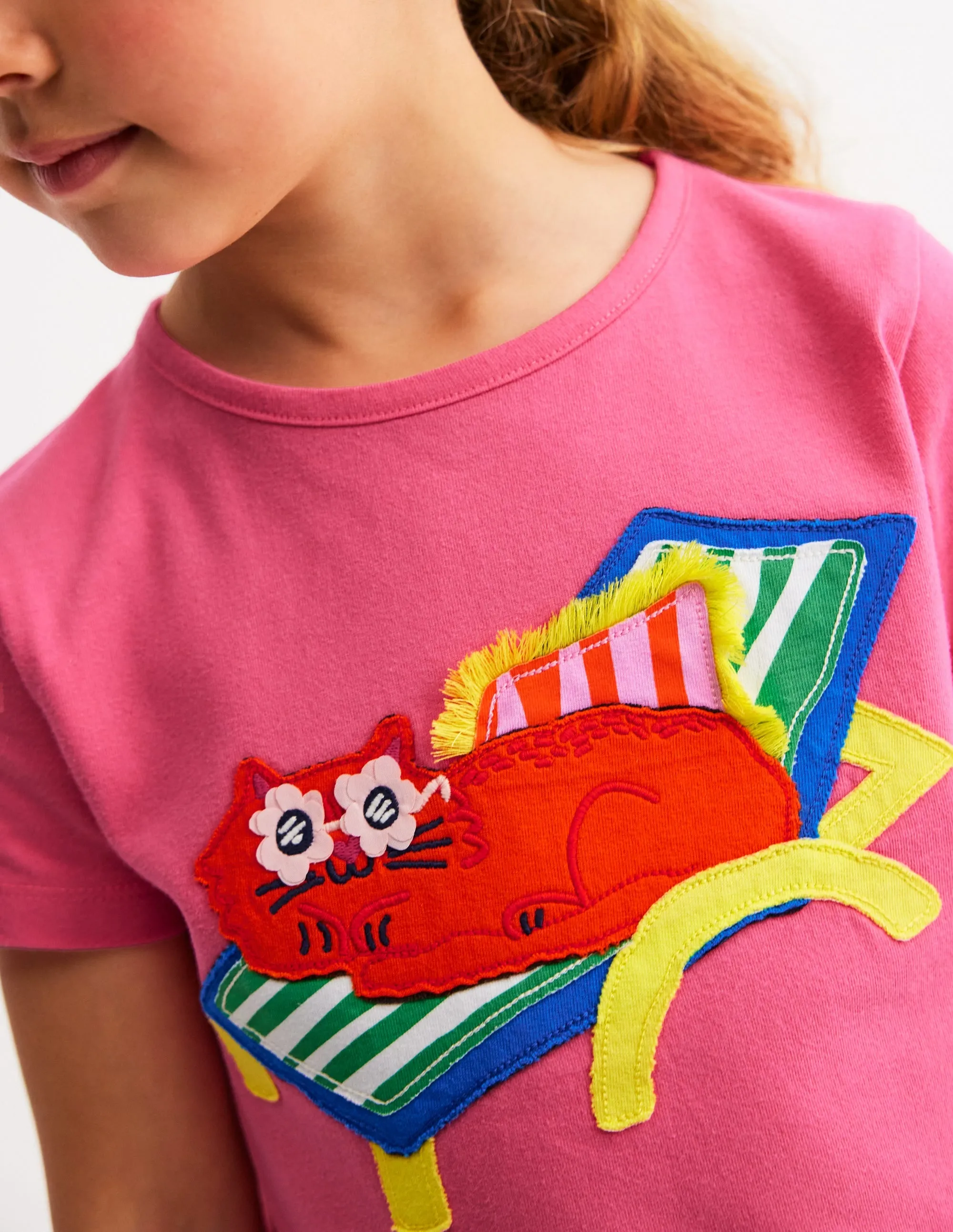 Short Sleeve Appliqu T-shirt-Rose Petal Pink Cat Odor Resistant Treatment Fashionable Layer