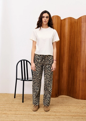 ExpandableSidePanels Stay Comfortable EMILIA LEOPARD BOBTAIL JEANS