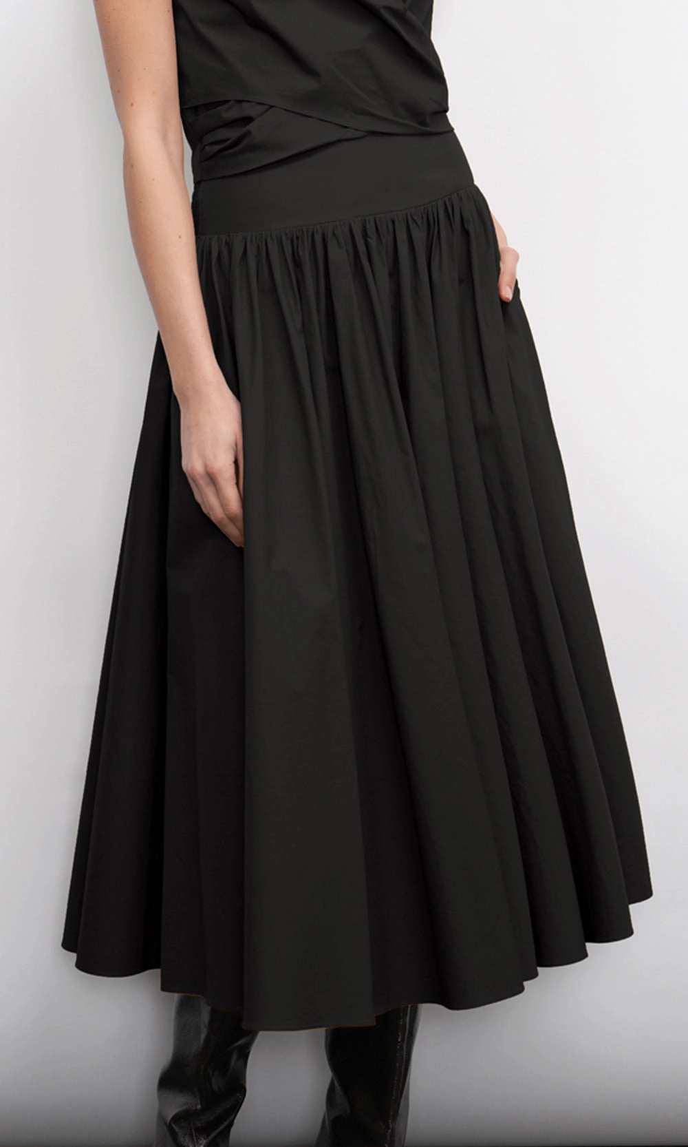 Etienne Smocked Waist Gathered Midi Skirt in Black Summer Picnic