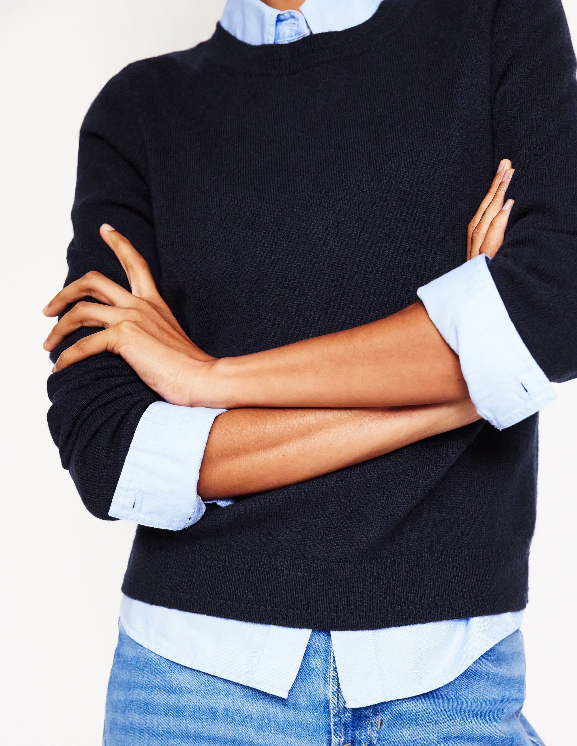 Eva Cashmere Crew Neck Jumper-Navy Flexible Seam Structure