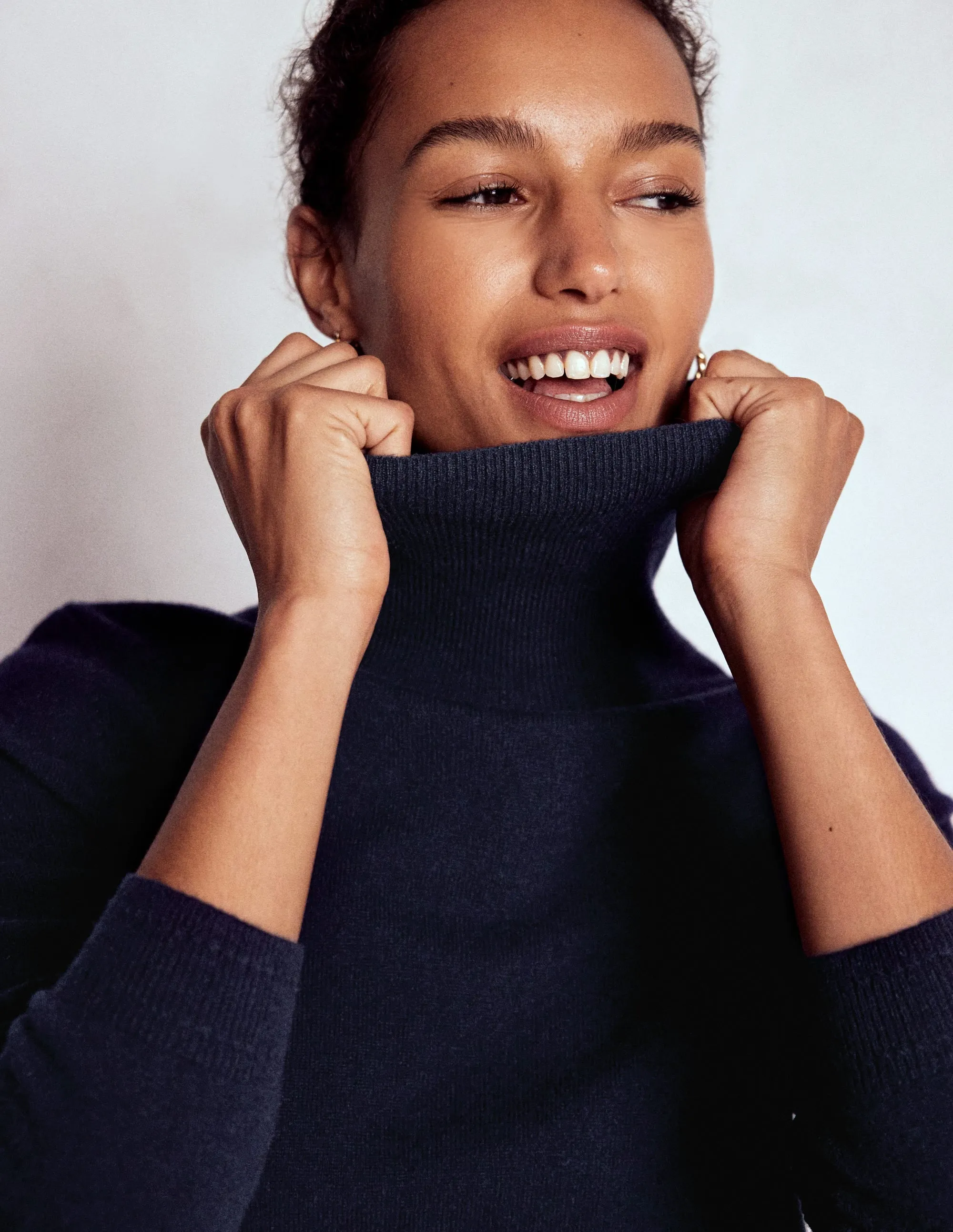 Eva Cashmere Roll Neck Jumper-Navy Lightweight Form Stretch Fabric