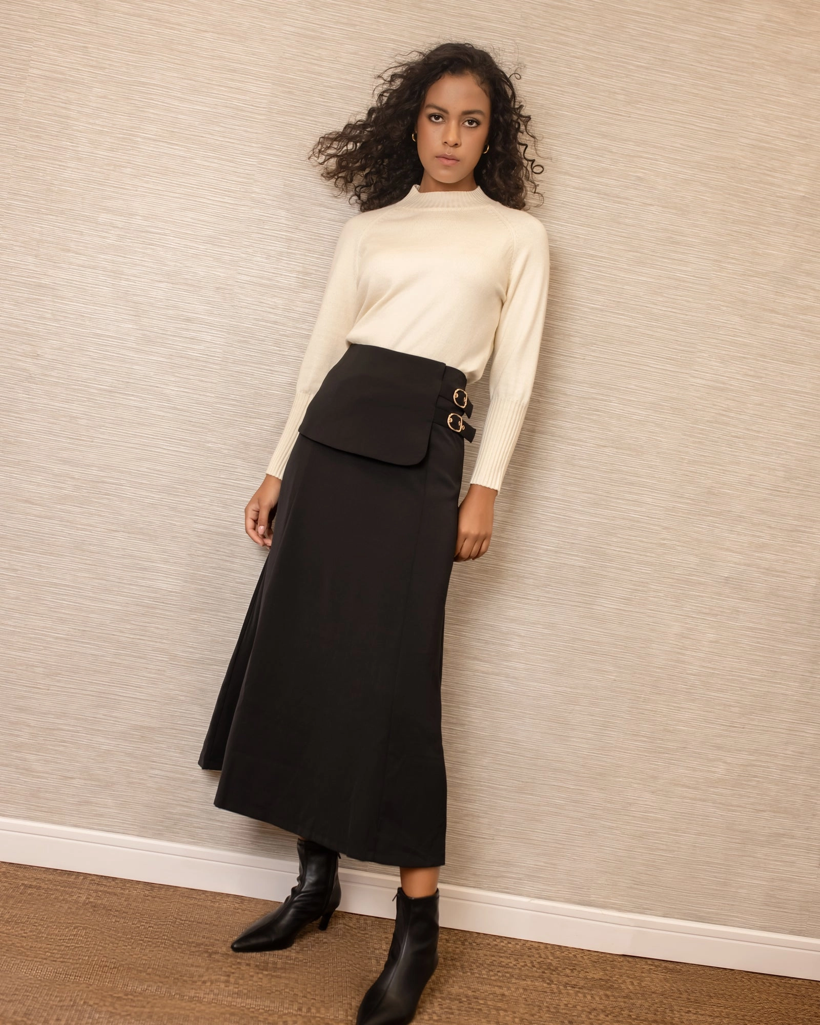 Avril Maxi Skirt | Black slim fit Modern Combo