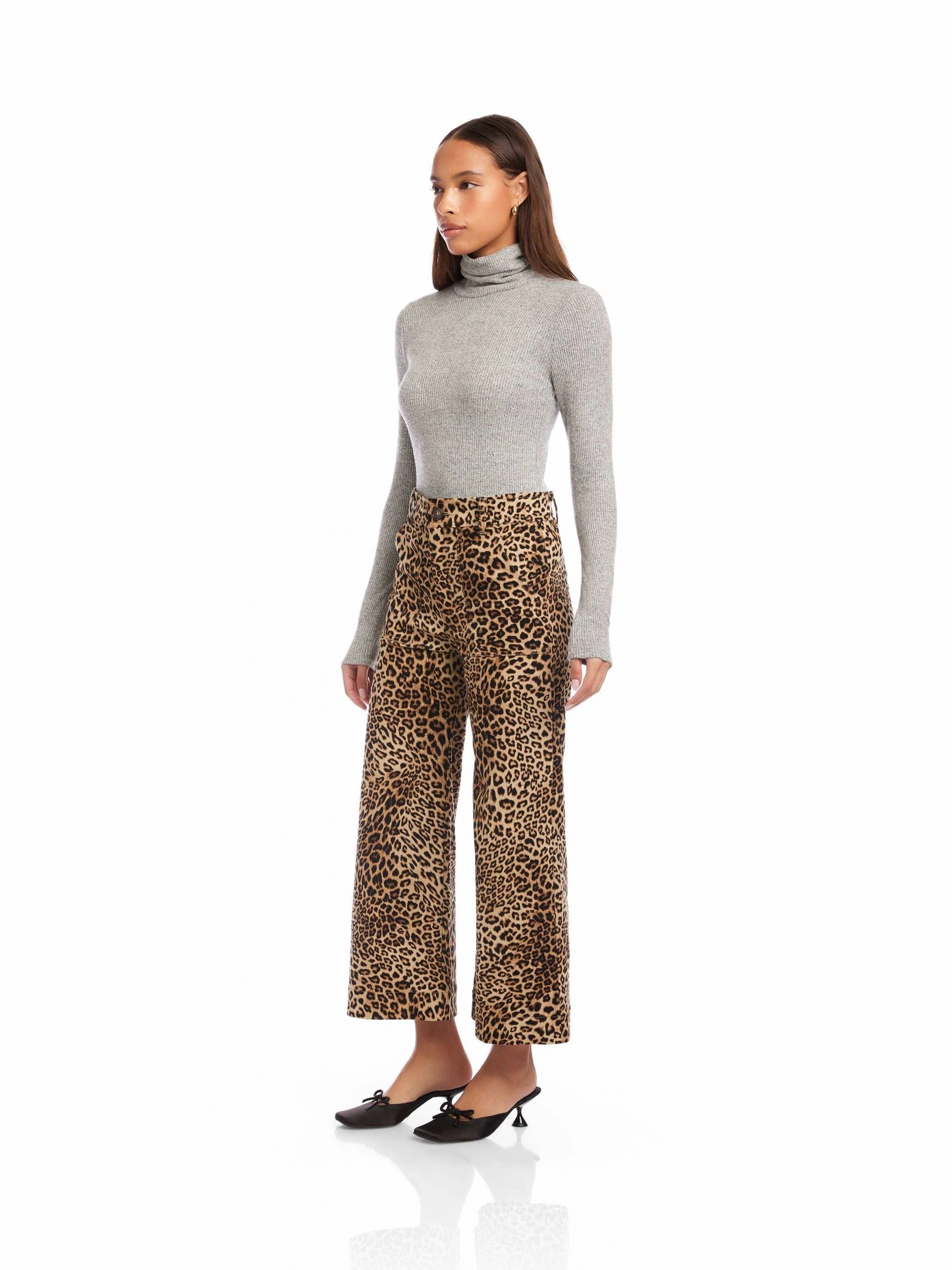 Move Friendly Rylee Cropped Pants in Leopard