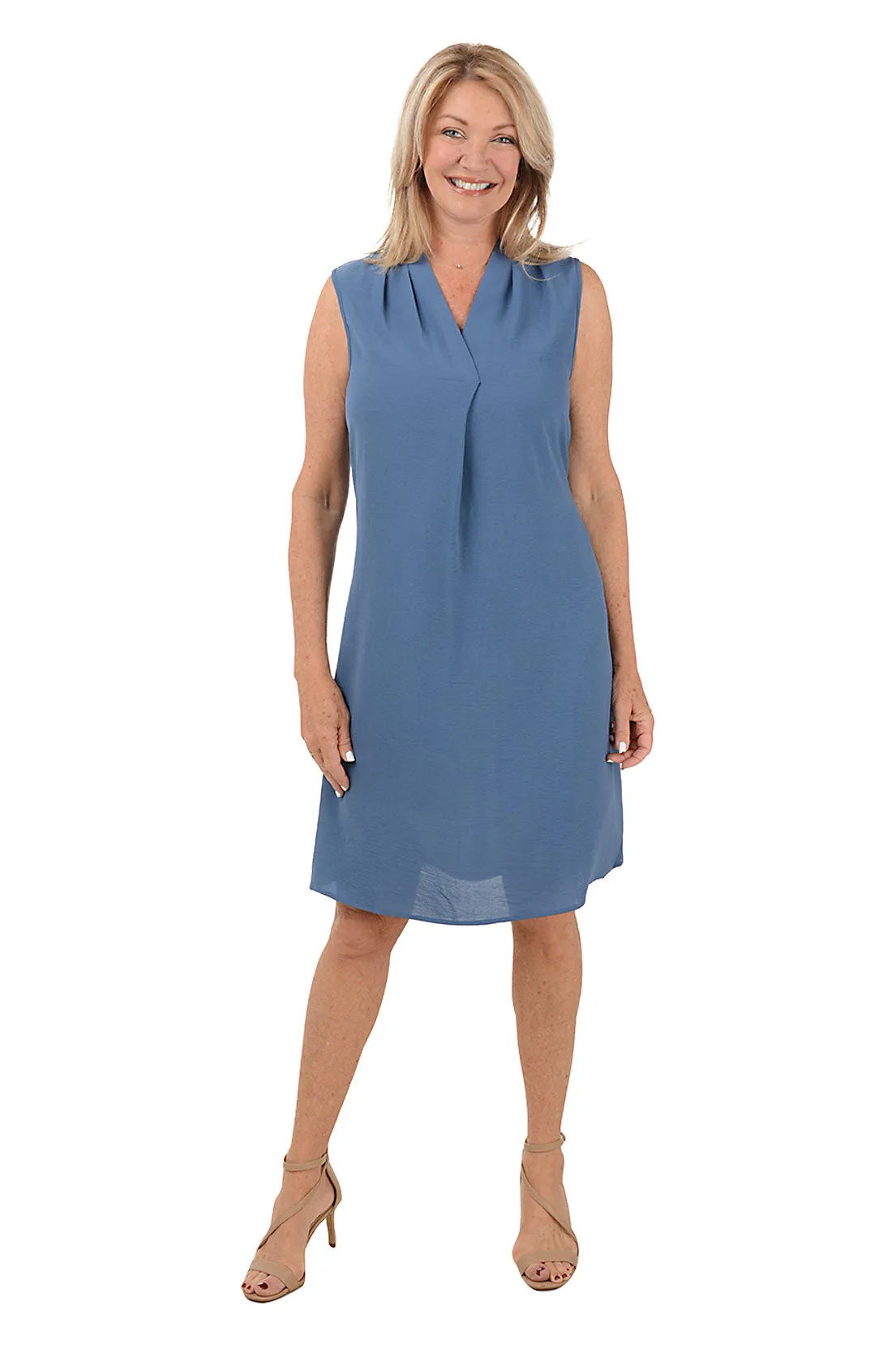 Relaxed day dress Tailored Fit V-Neck Center Pleated Sleeveless Dress